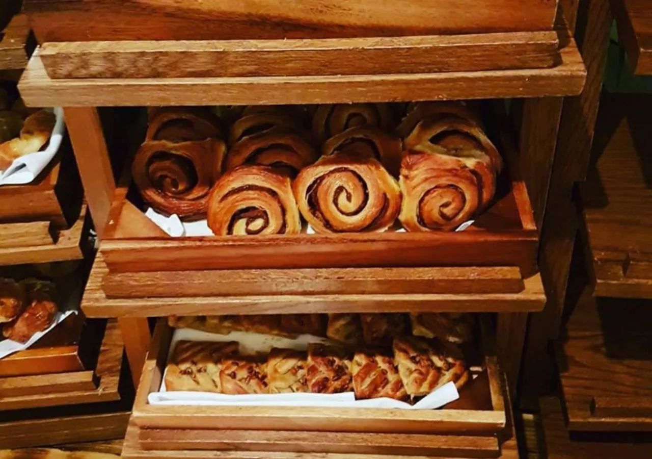 Continental breakfast in Corus Hyde Park Hotel