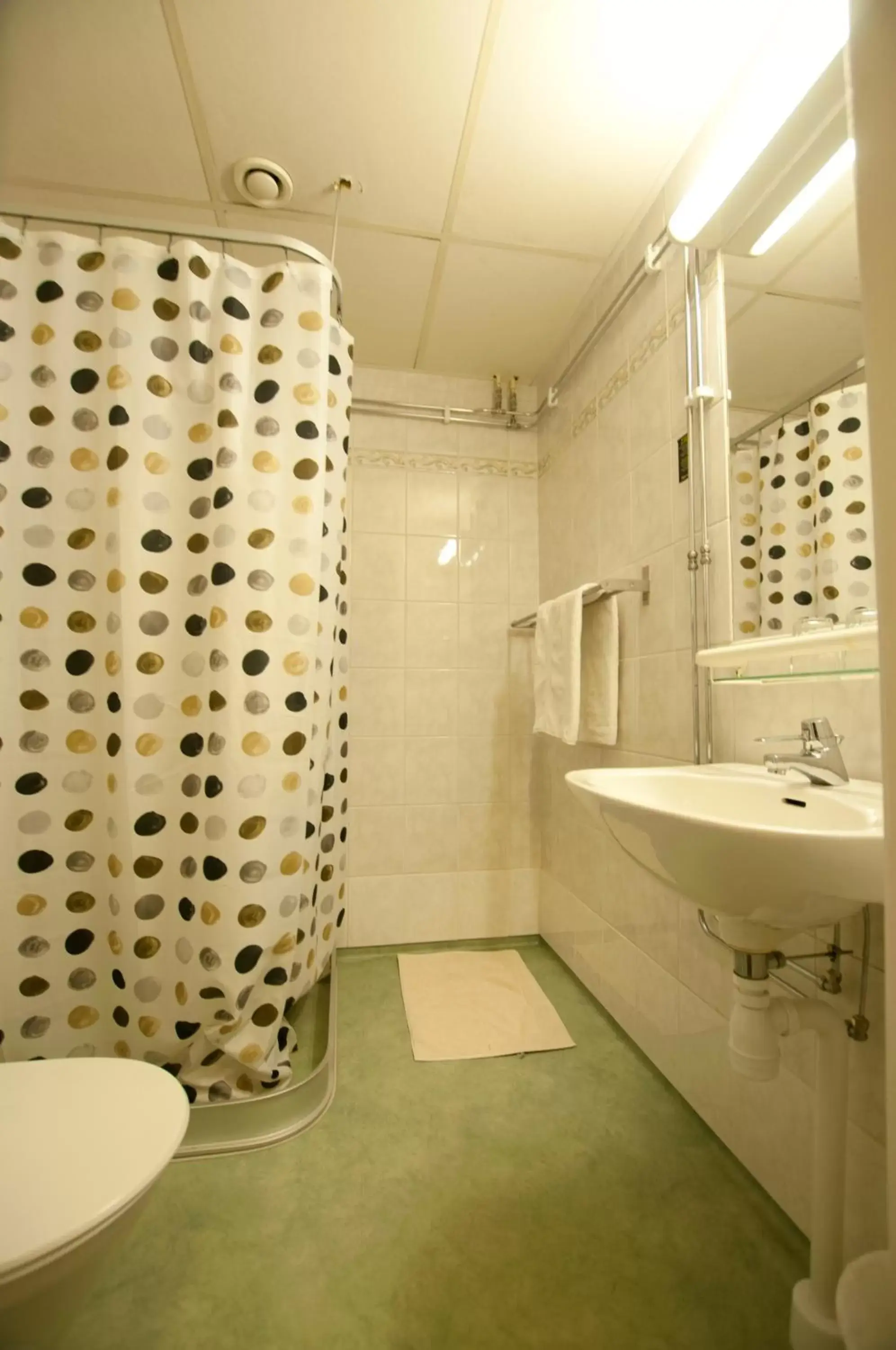 Bathroom in Sure Hotel by Best Western Stanga