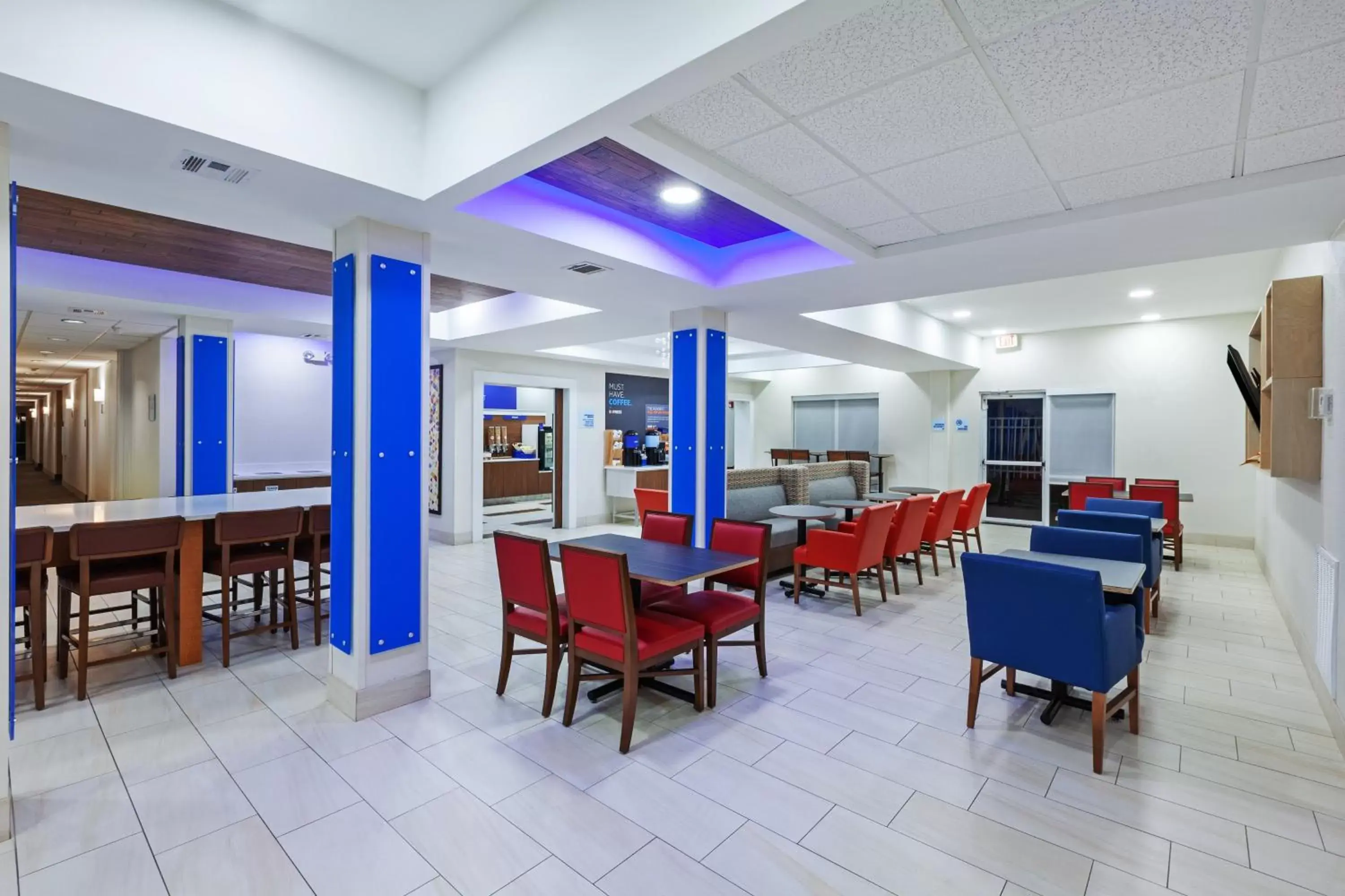 Breakfast, Restaurant/Places to Eat in Holiday Inn Express New Orleans East, an IHG Hotel