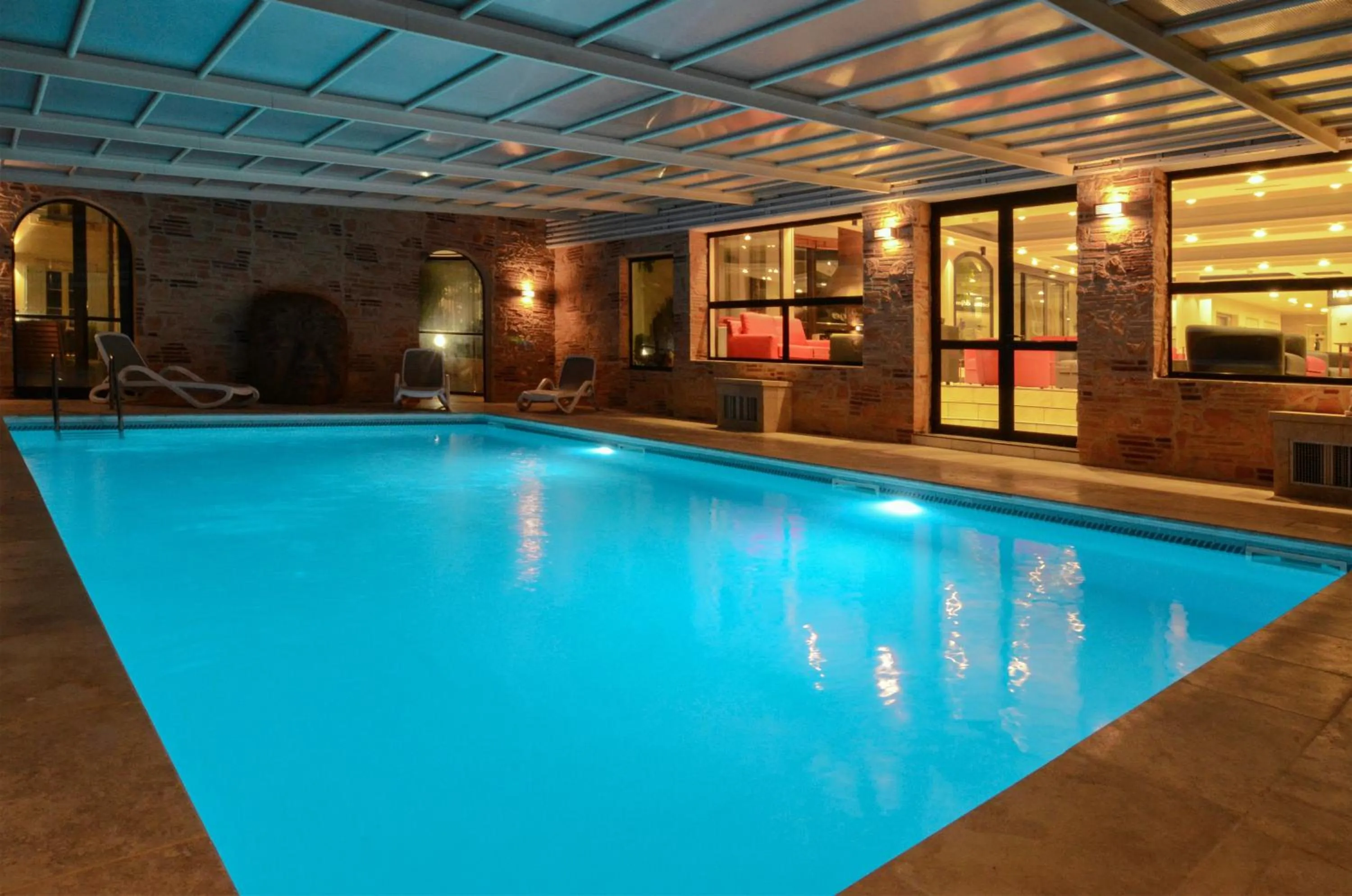 Swimming pool in Clos La Boëtie &amp; Spa
