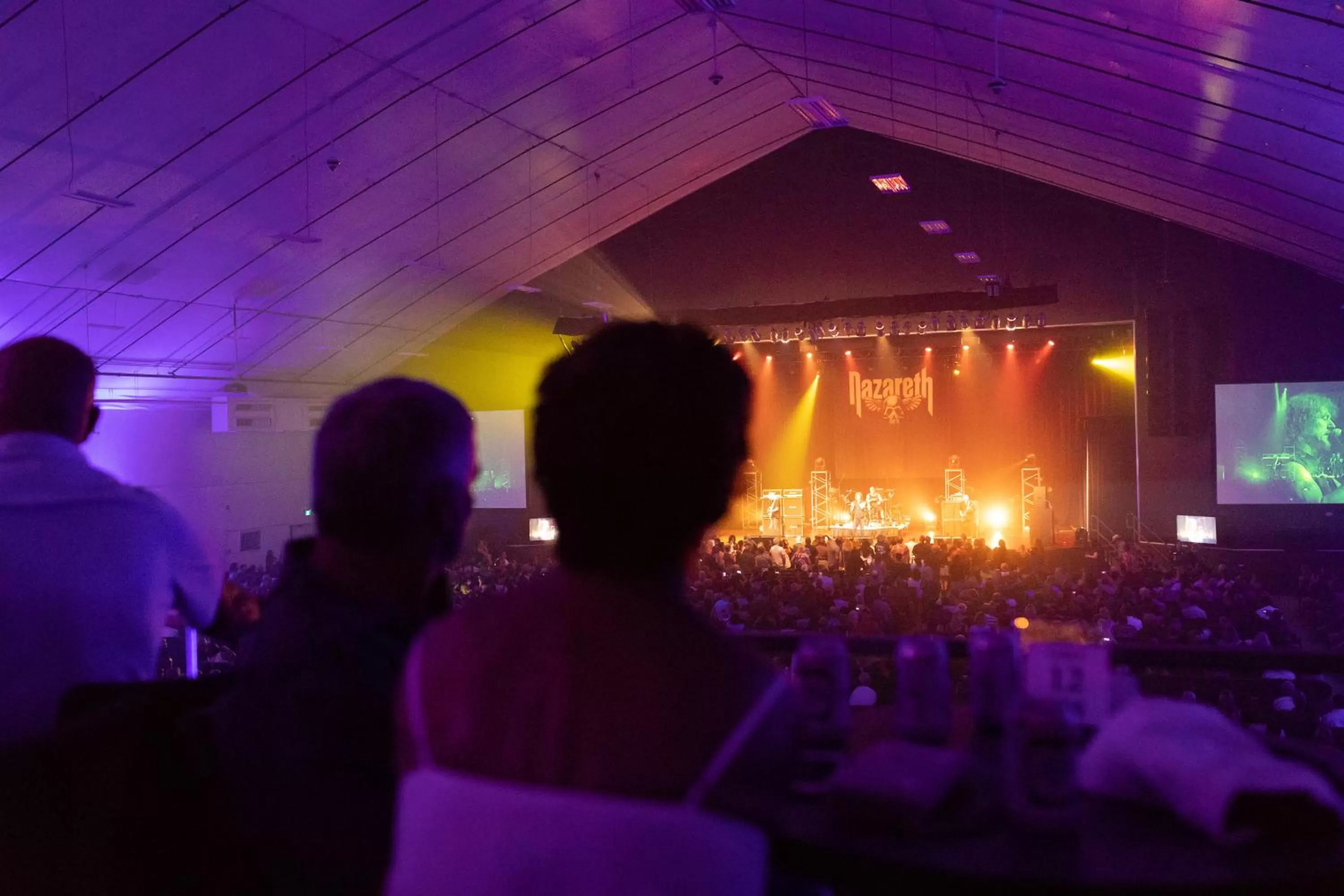 Evening entertainment in River Cree Resort & Casino