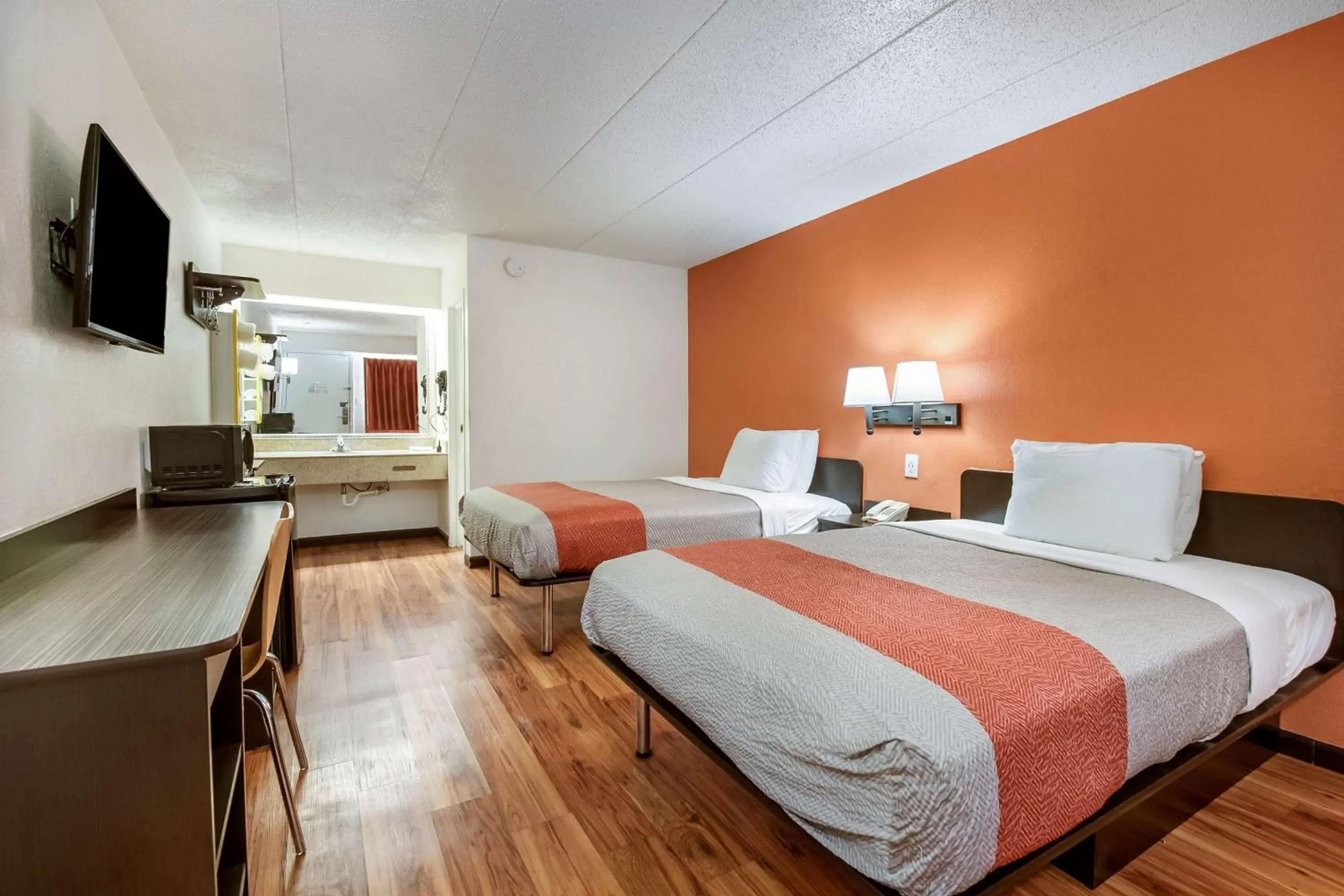 TV and multimedia in Motel 6-Grove City, OH