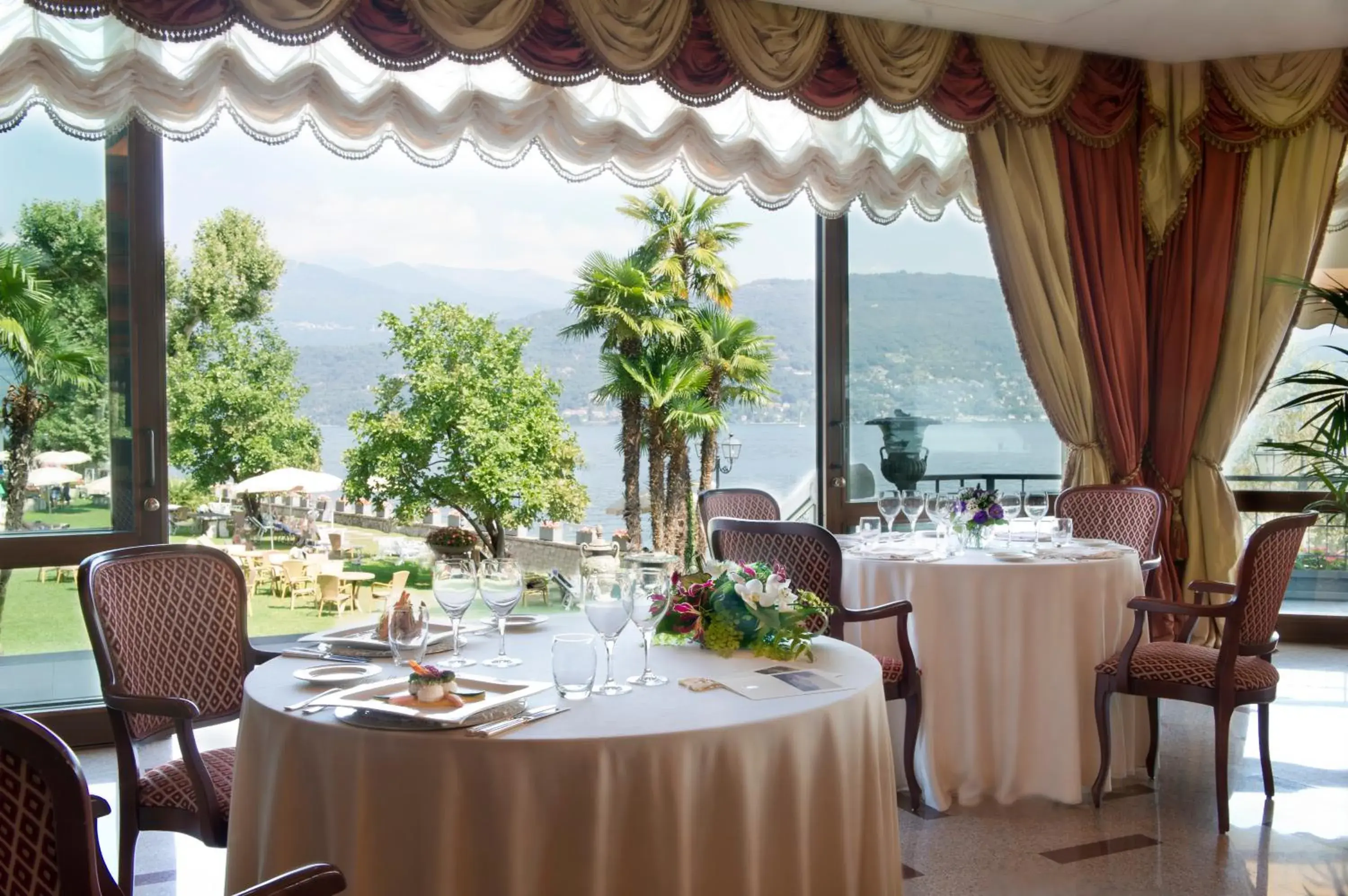 Restaurant/places to eat, Banquet Facilities in Grand Hotel Dino