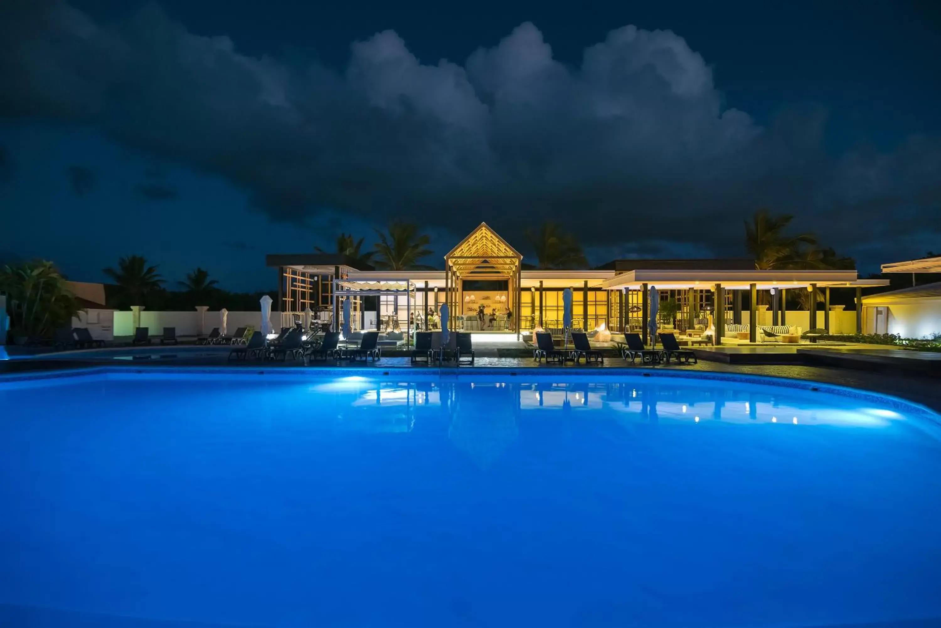 Swimming pool, Property Building in Catalonia Royal Bavaro - All Inclusive - Adults Only