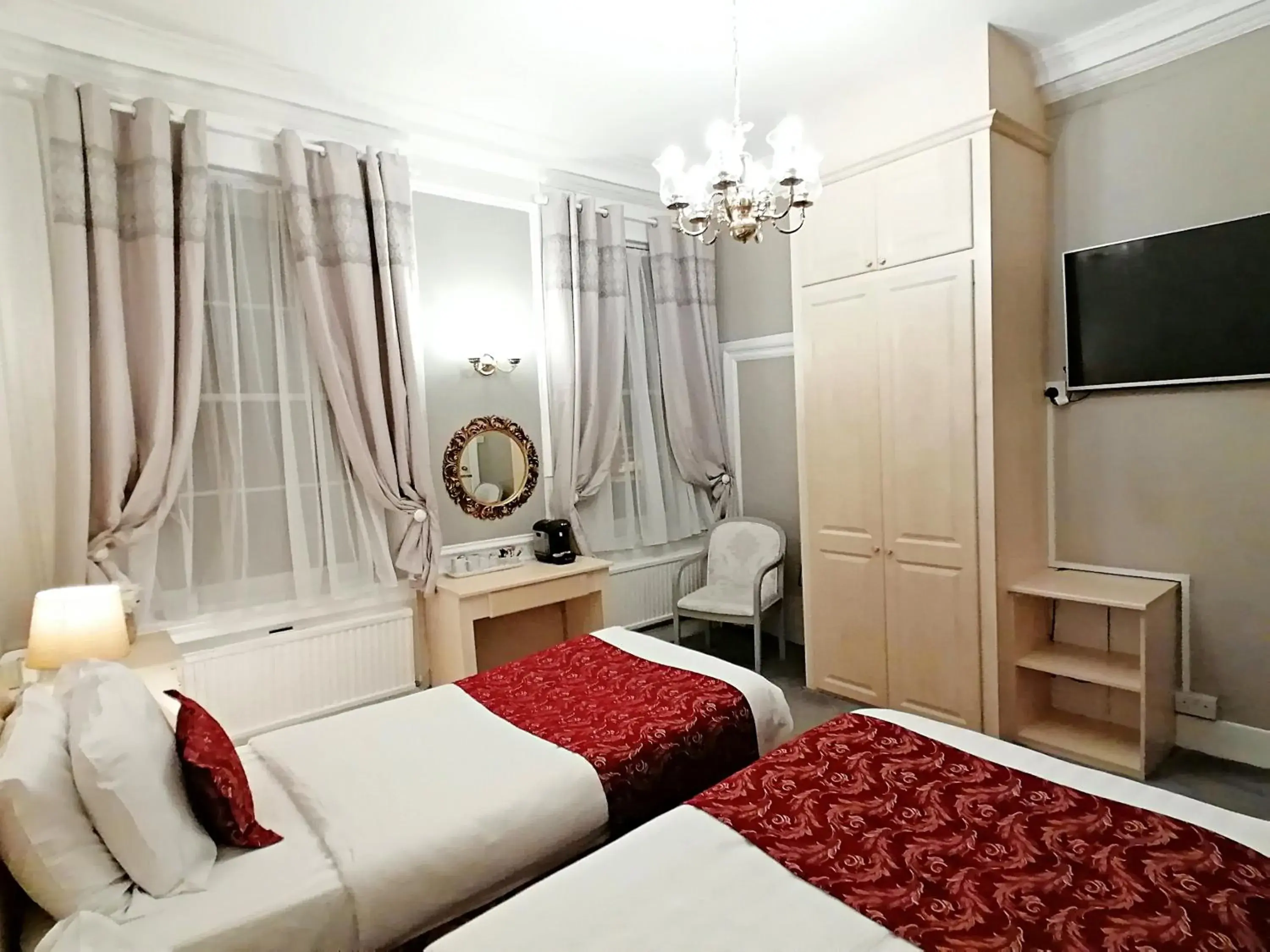 Bedroom, Room Photo in The Gordon House Hotel