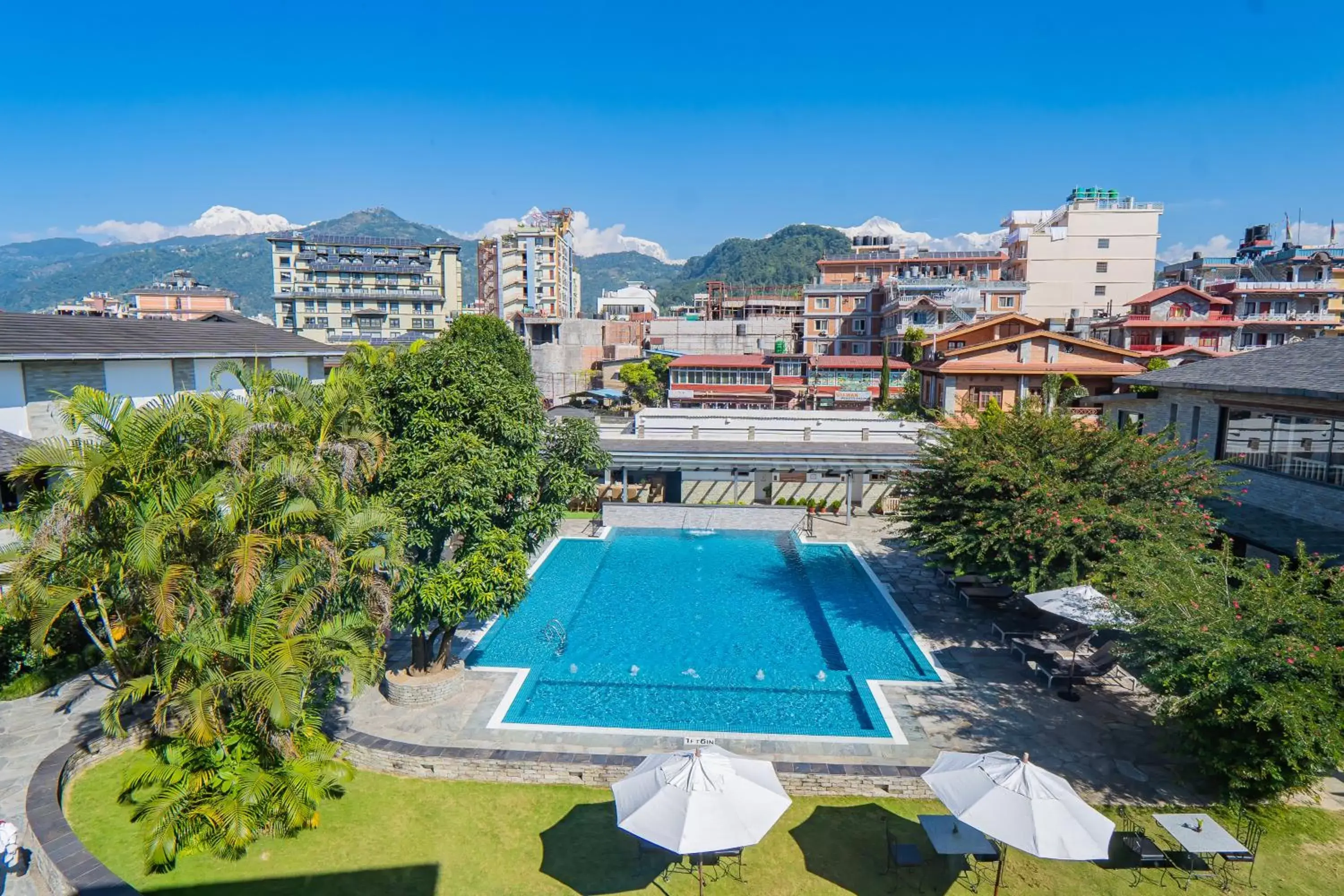 Swimming pool, Pool View in Hotel Barahi