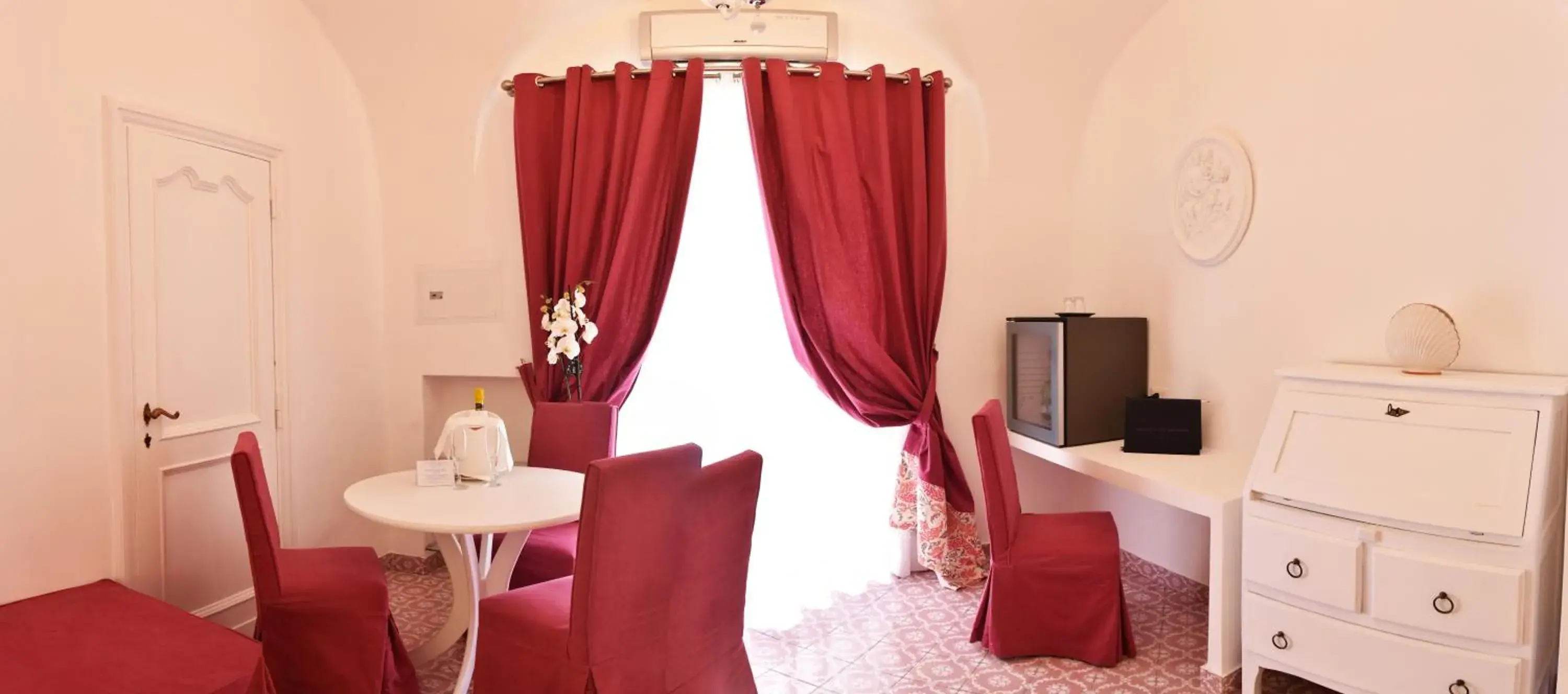 Day, Seating Area in Hotel San Felice