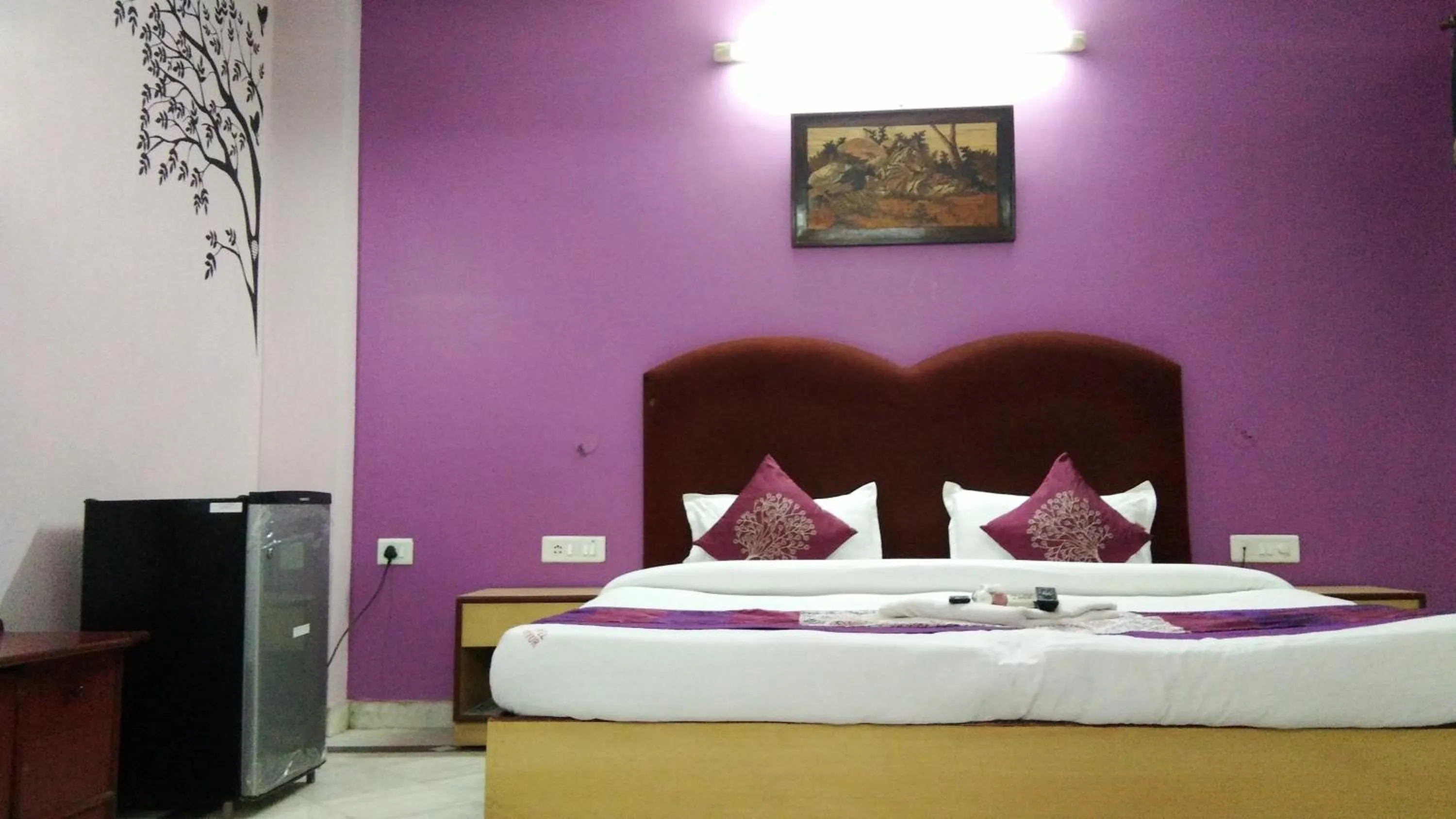 Bed in Hotel Mayur