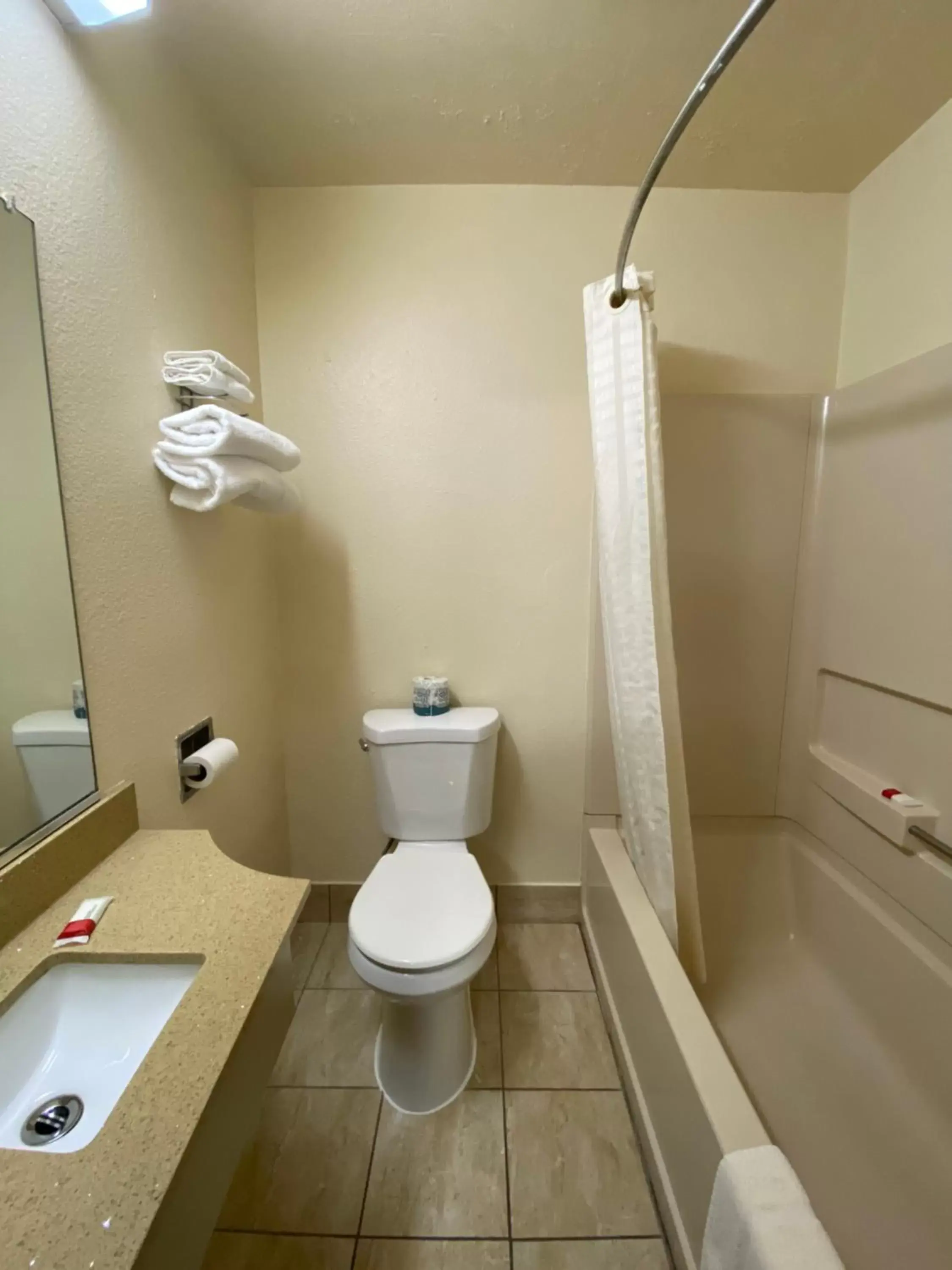 Bathroom in Lodge Inn Wrightstown - Fort Dix