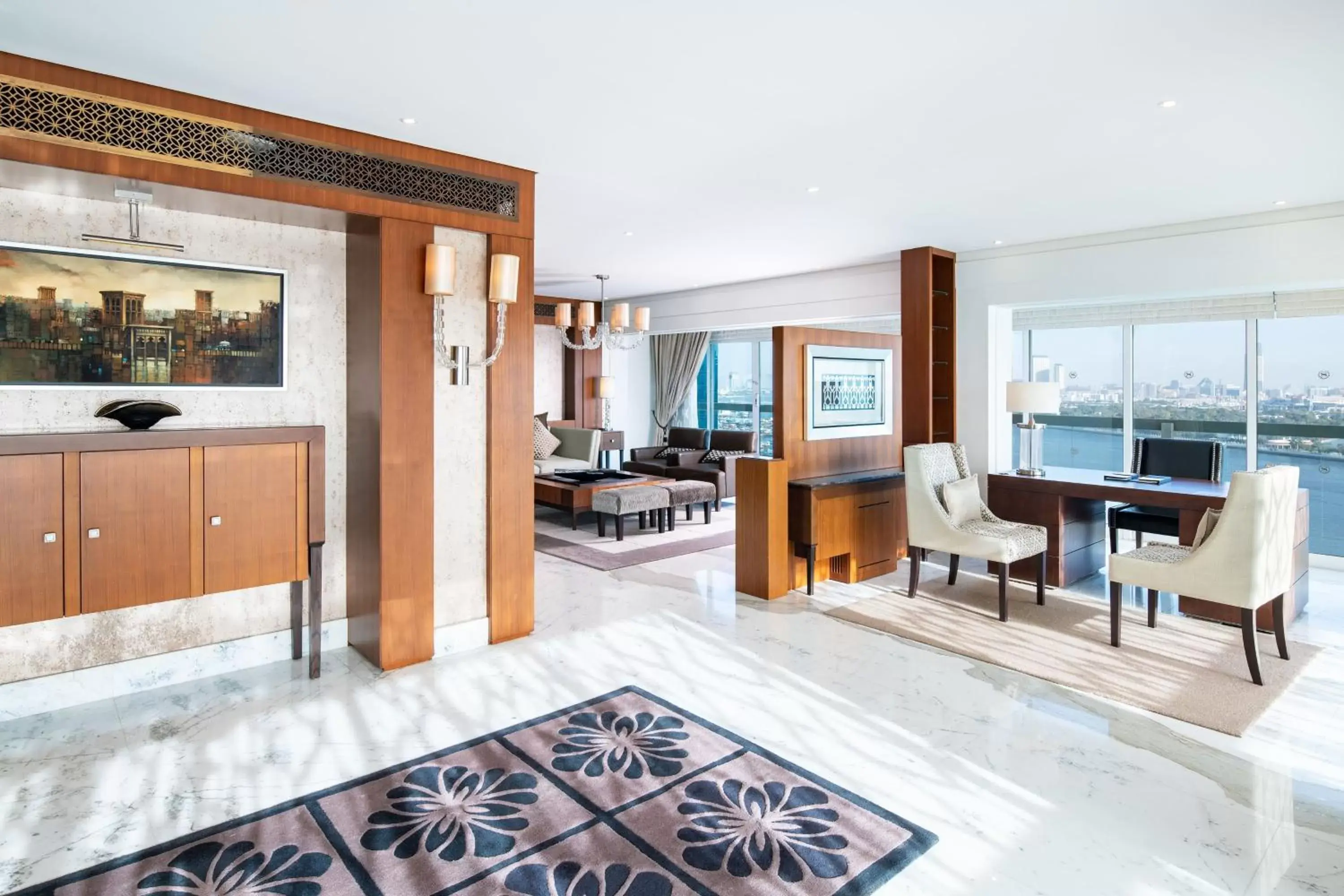 Photo of the whole room, Kitchen/Kitchenette in Sheraton Dubai Creek Hotel & Towers