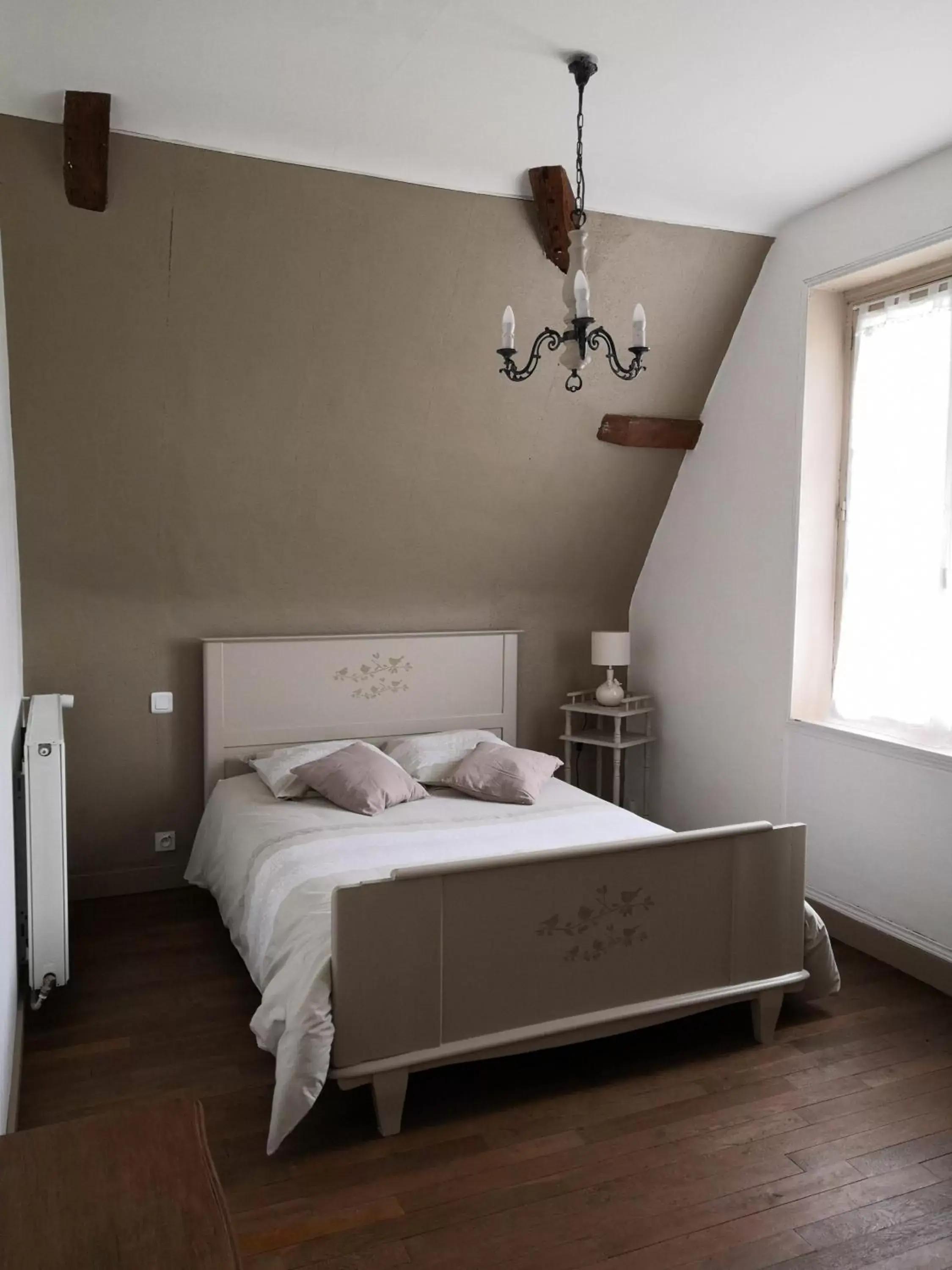 Bedroom, Bed in Le Manoir du Gouverneur