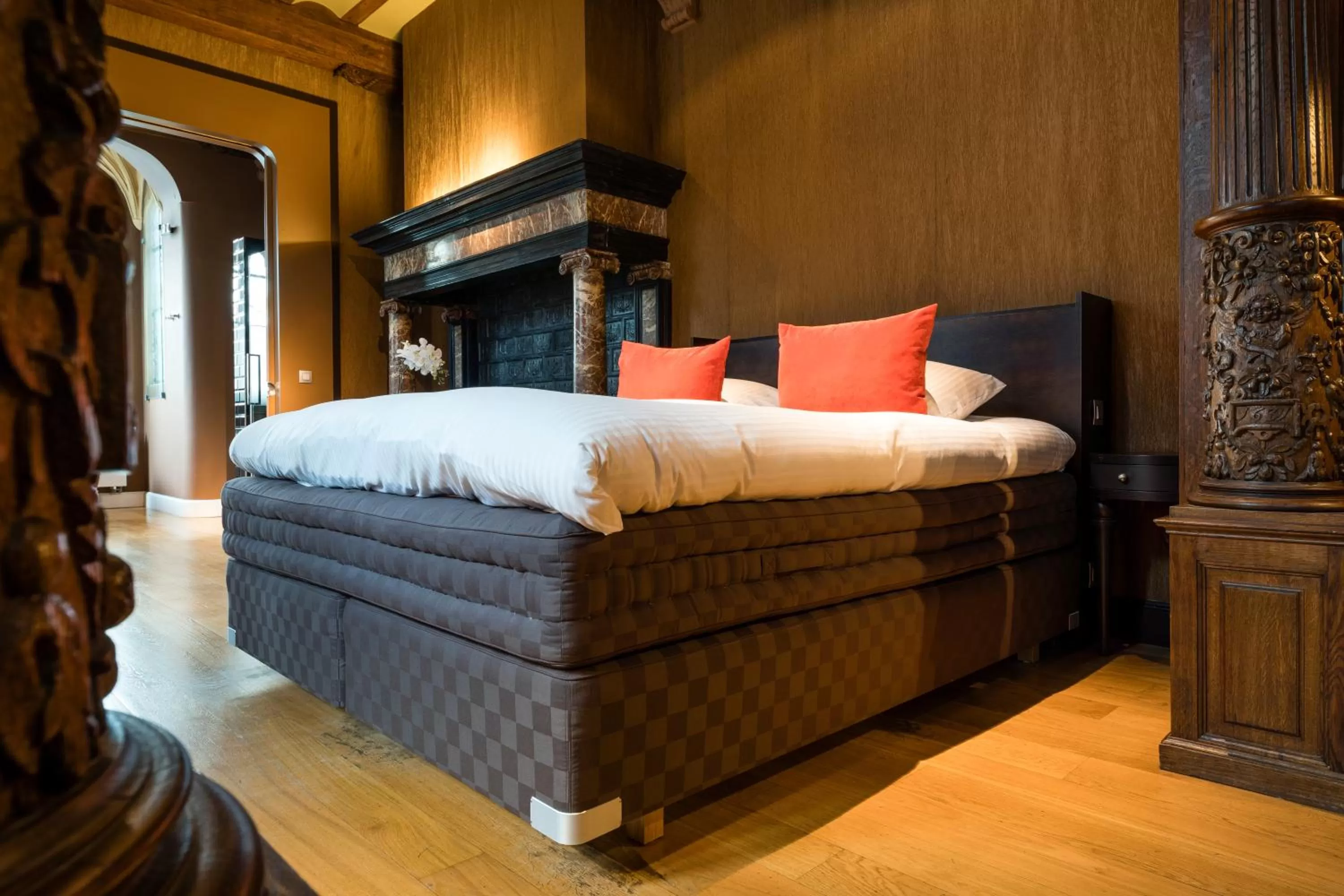 Bed in Van Der Valk Sélys Liège Hotel & Spa