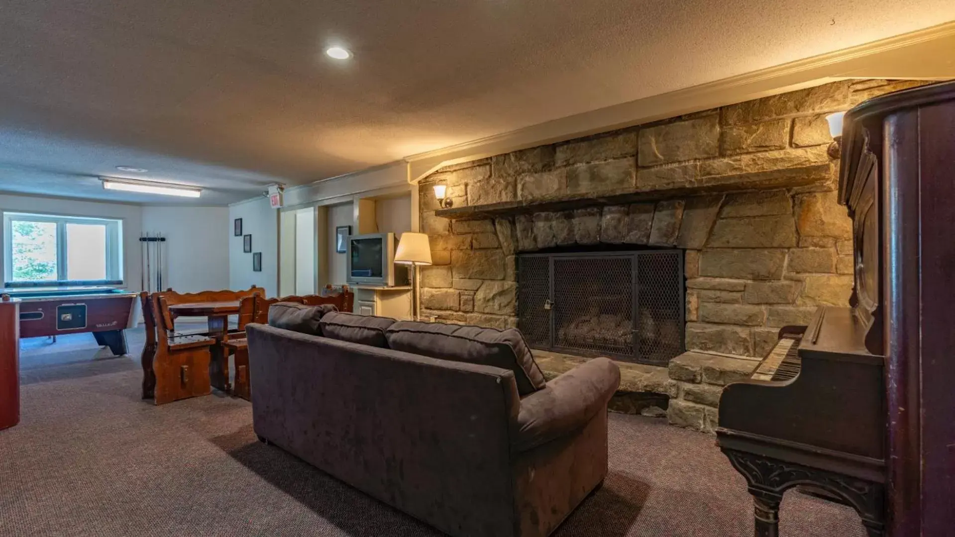 Game Room, Seating Area in 4 Seasons at Beech Mountain