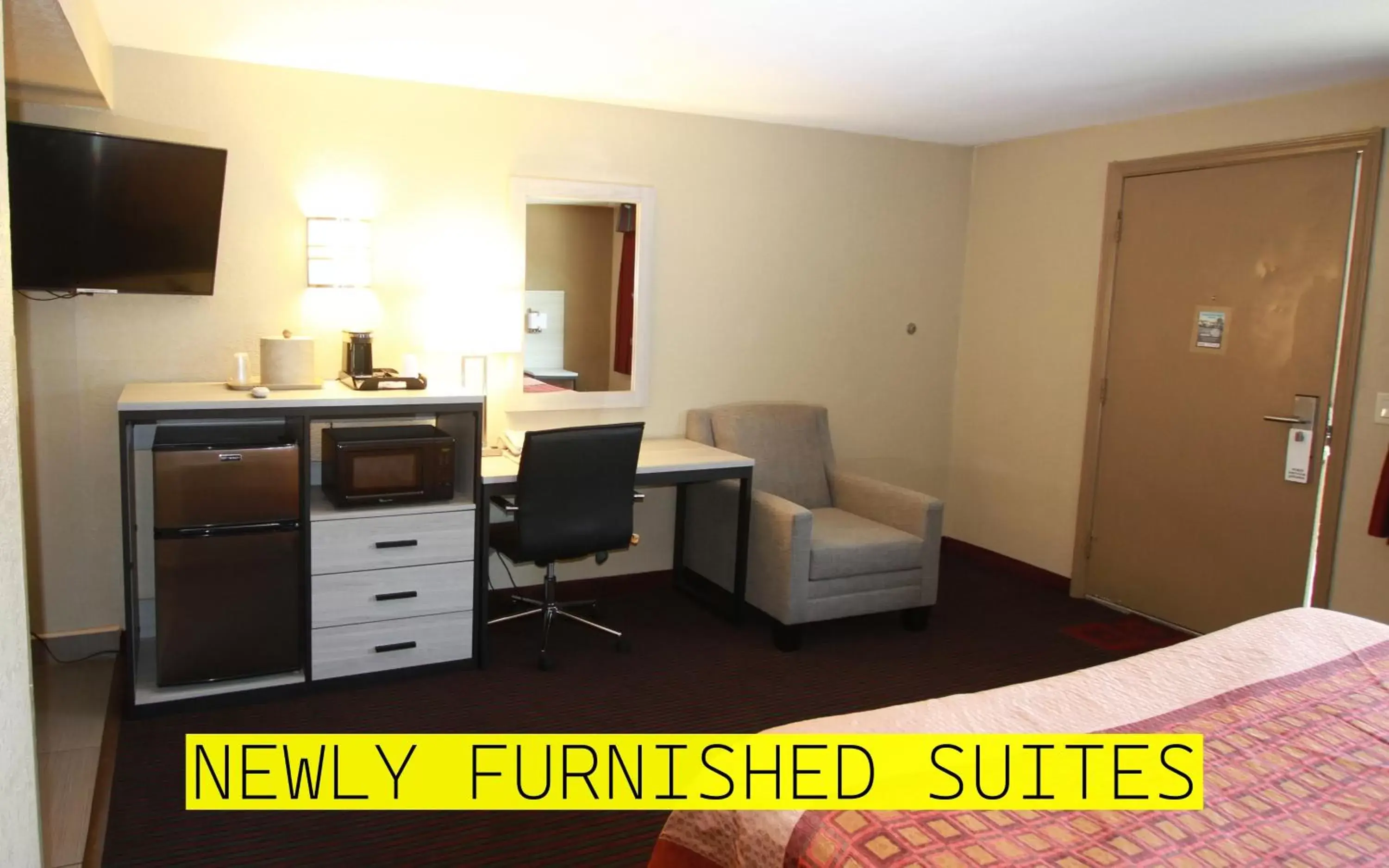 TV and multimedia, TV/Entertainment Center in Travel Inn & Suites Flemington