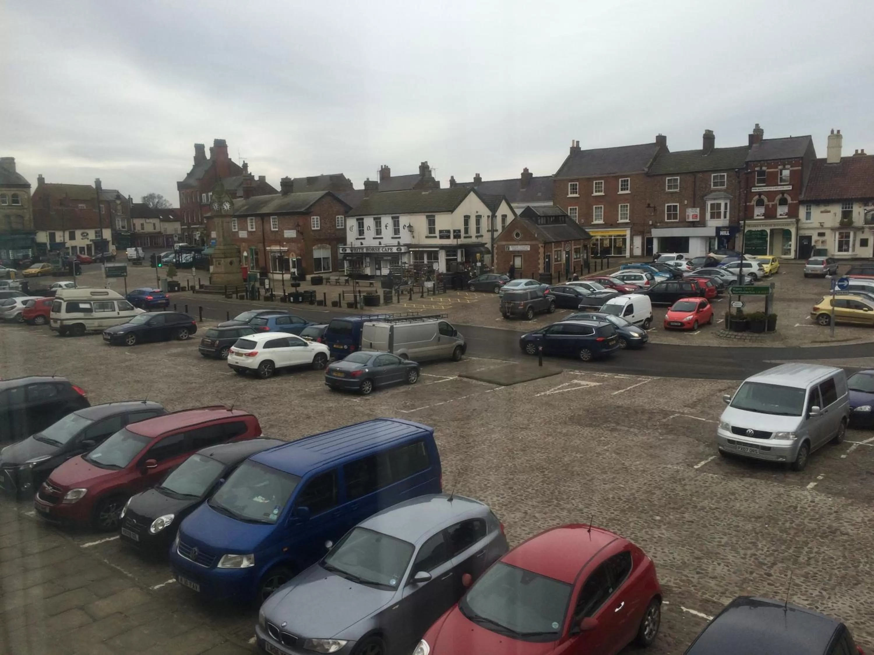 Neighbourhood in The Three Tuns Hotel Wetherspoon