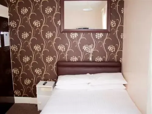 Quadruple Room with Shared Bathroom in The Trevross