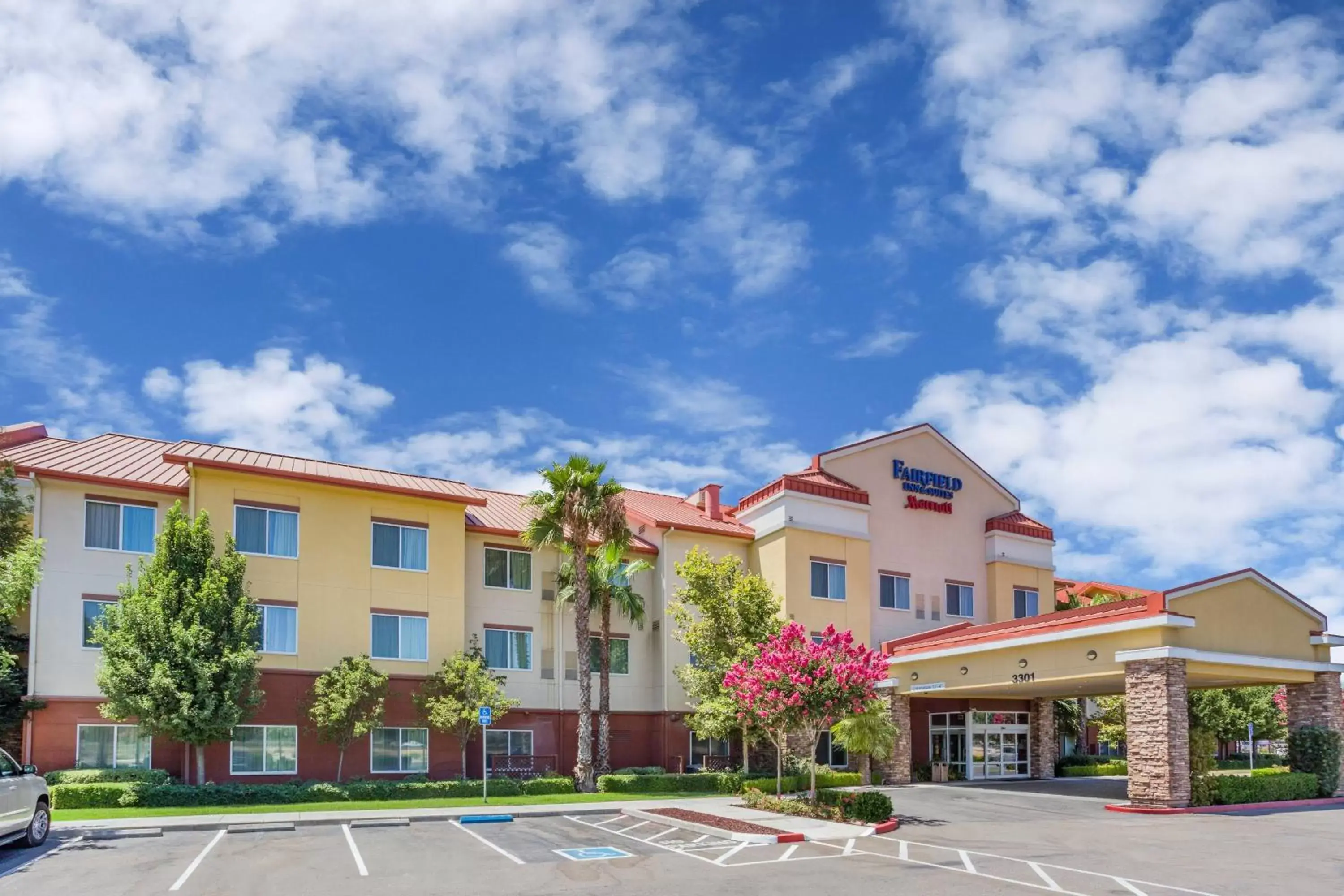 Property Building in Fairfield Inn and Suites Turlock