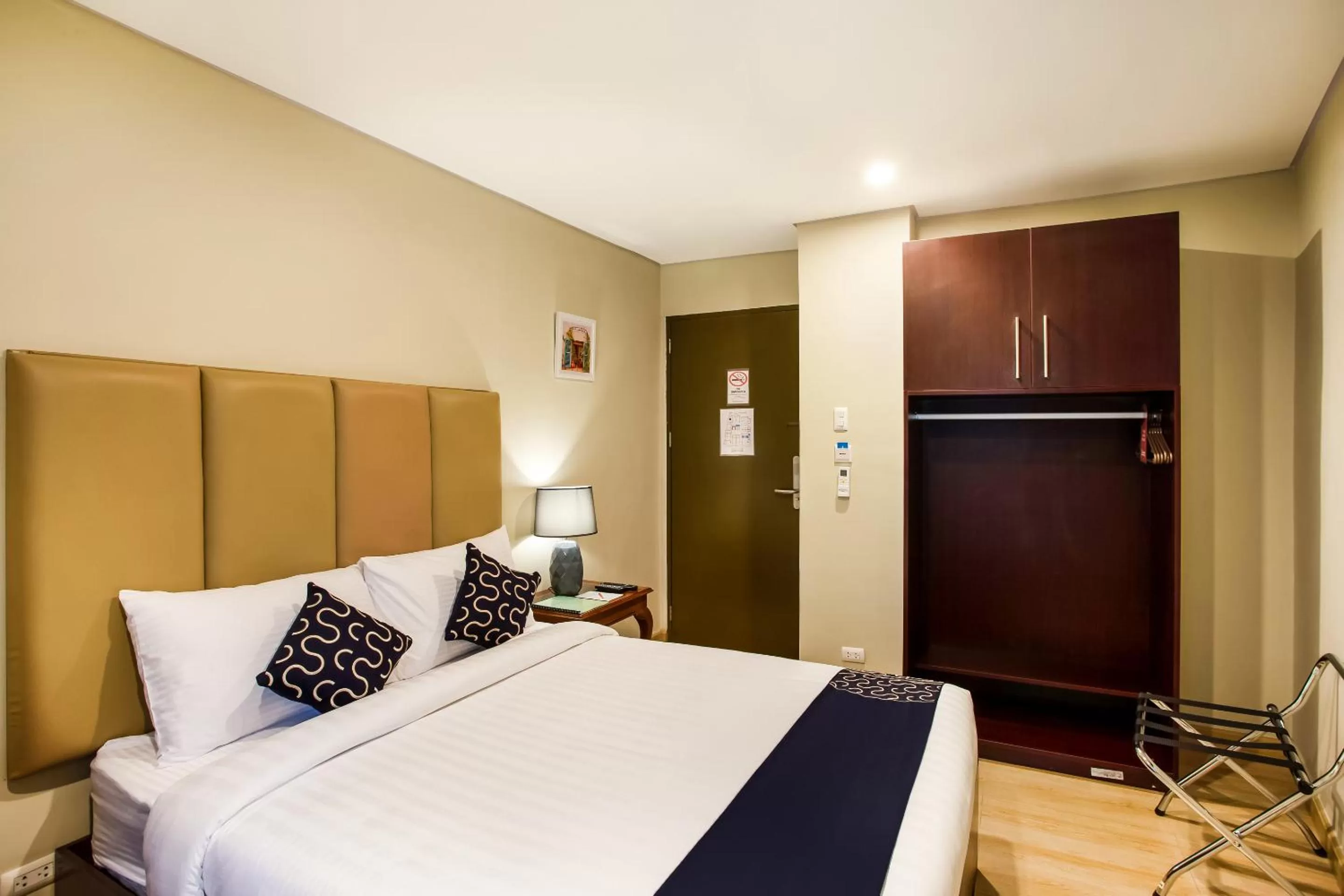 Deluxe Double Room in Capital O 461 Asrodel Hotel