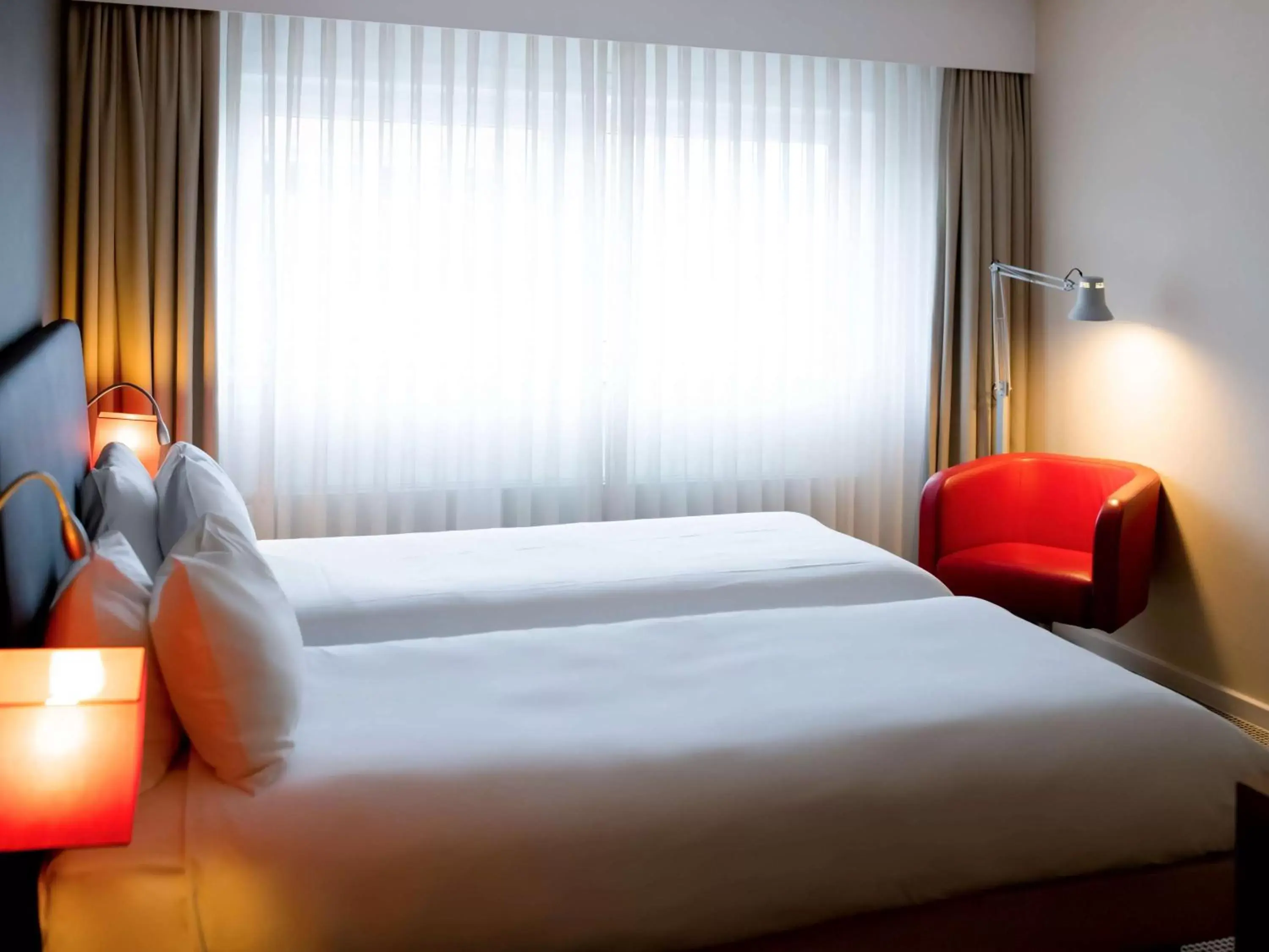 Photo of the whole room, Bed in Mercure Hotel Den Haag Central