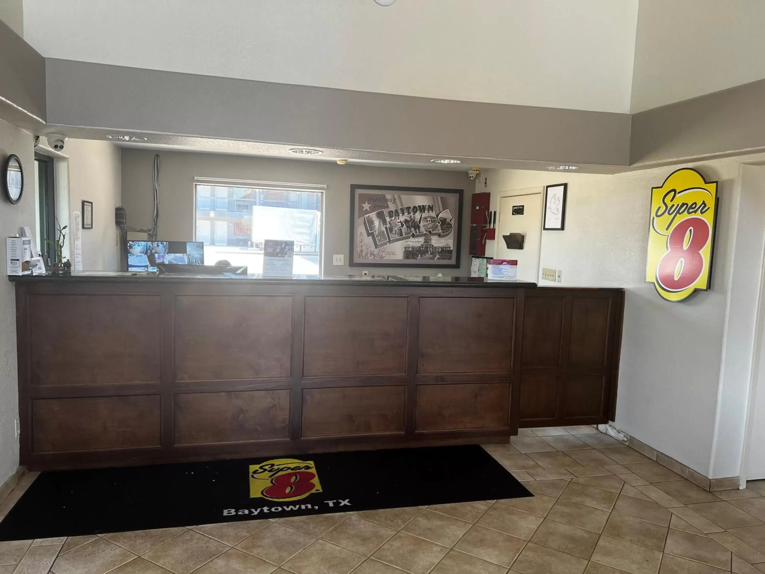 Lobby or reception in Super 8 by Wyndham Baytown I-10 Lobby or reception in Super 8 by Wyndham Baytown I-10