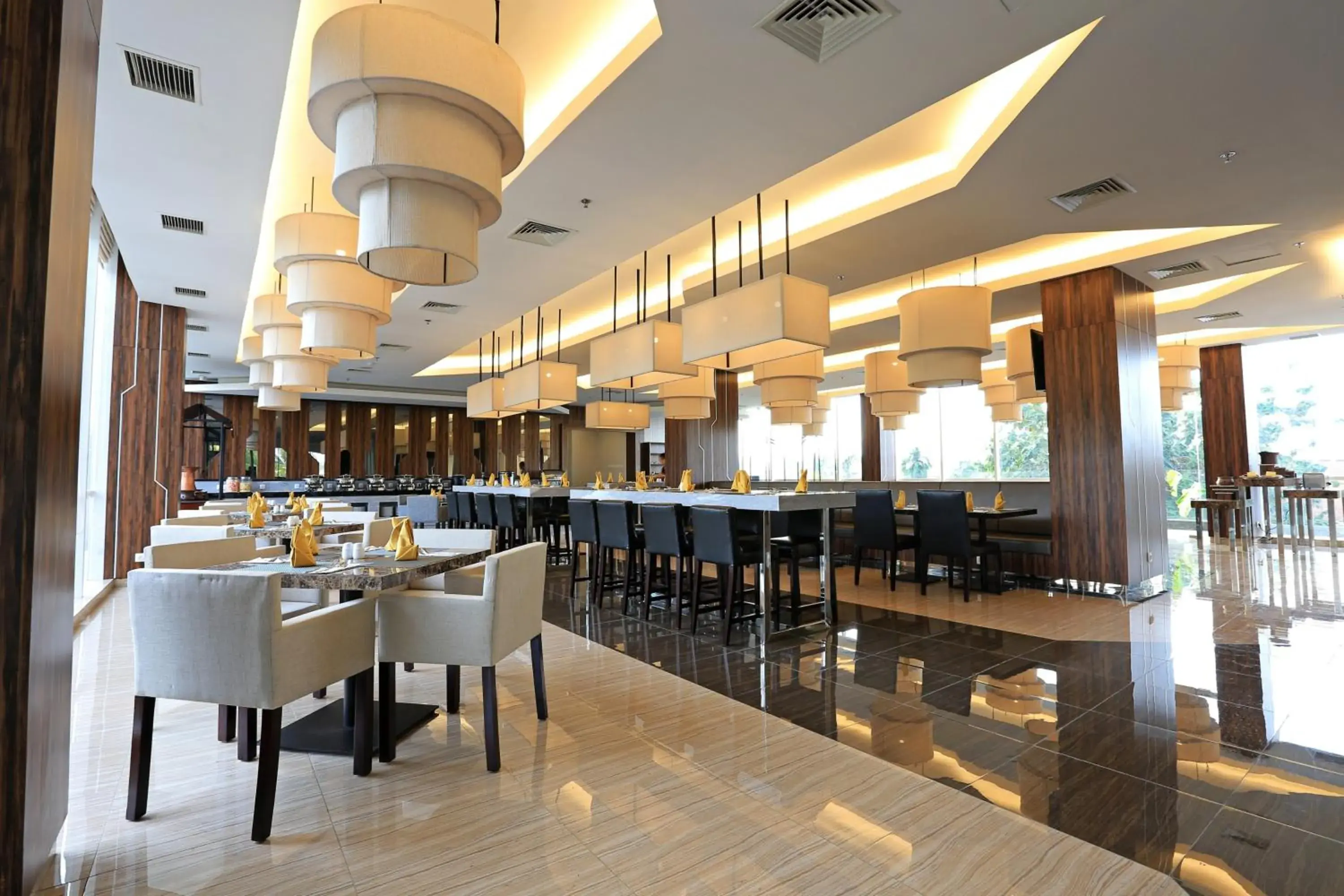 Restaurant/Places to Eat in Luminor Hotel Jambi Kebun Jeruk By WH