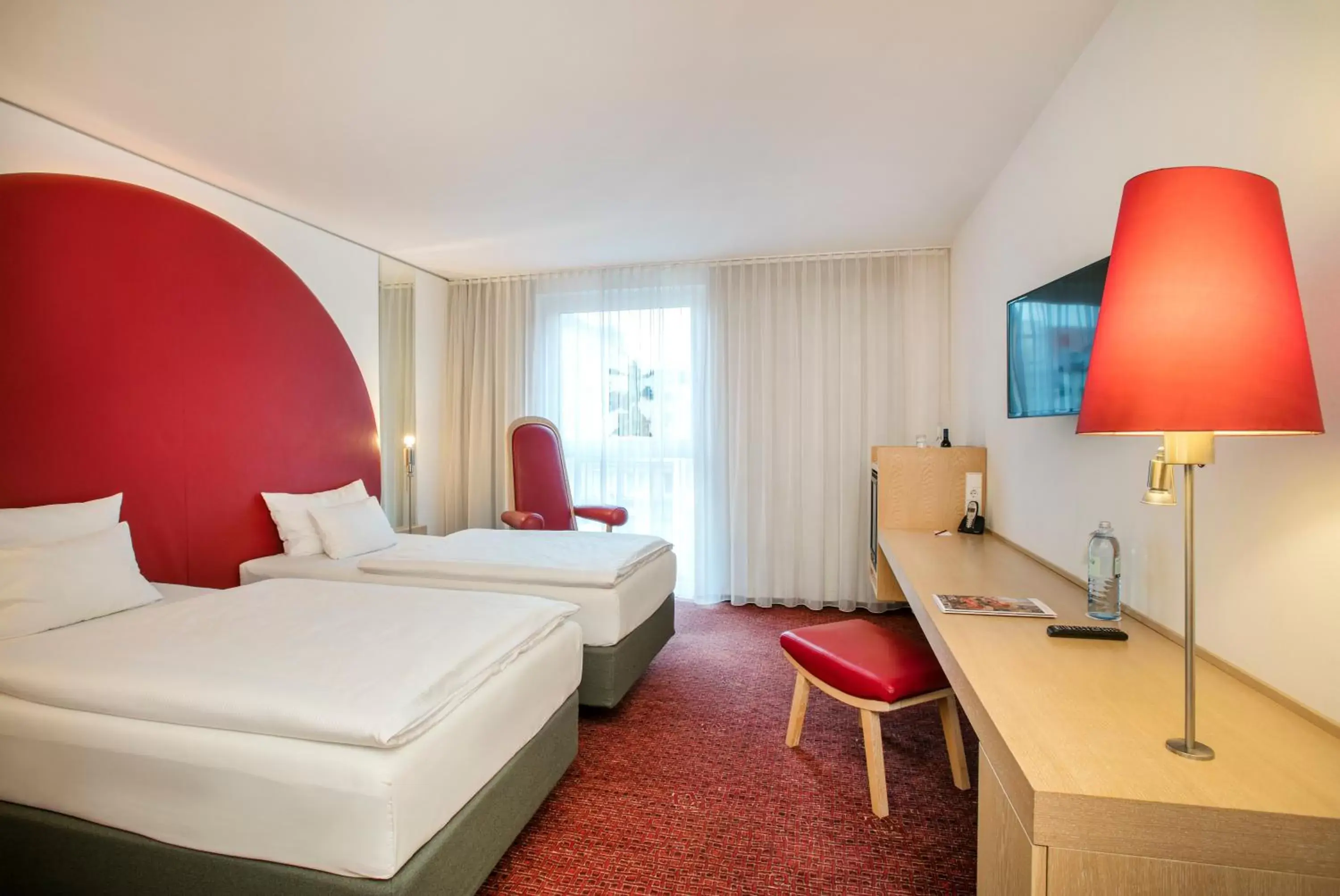 Photo of the whole room, Bed in ARCOTEL Rubin Hamburg