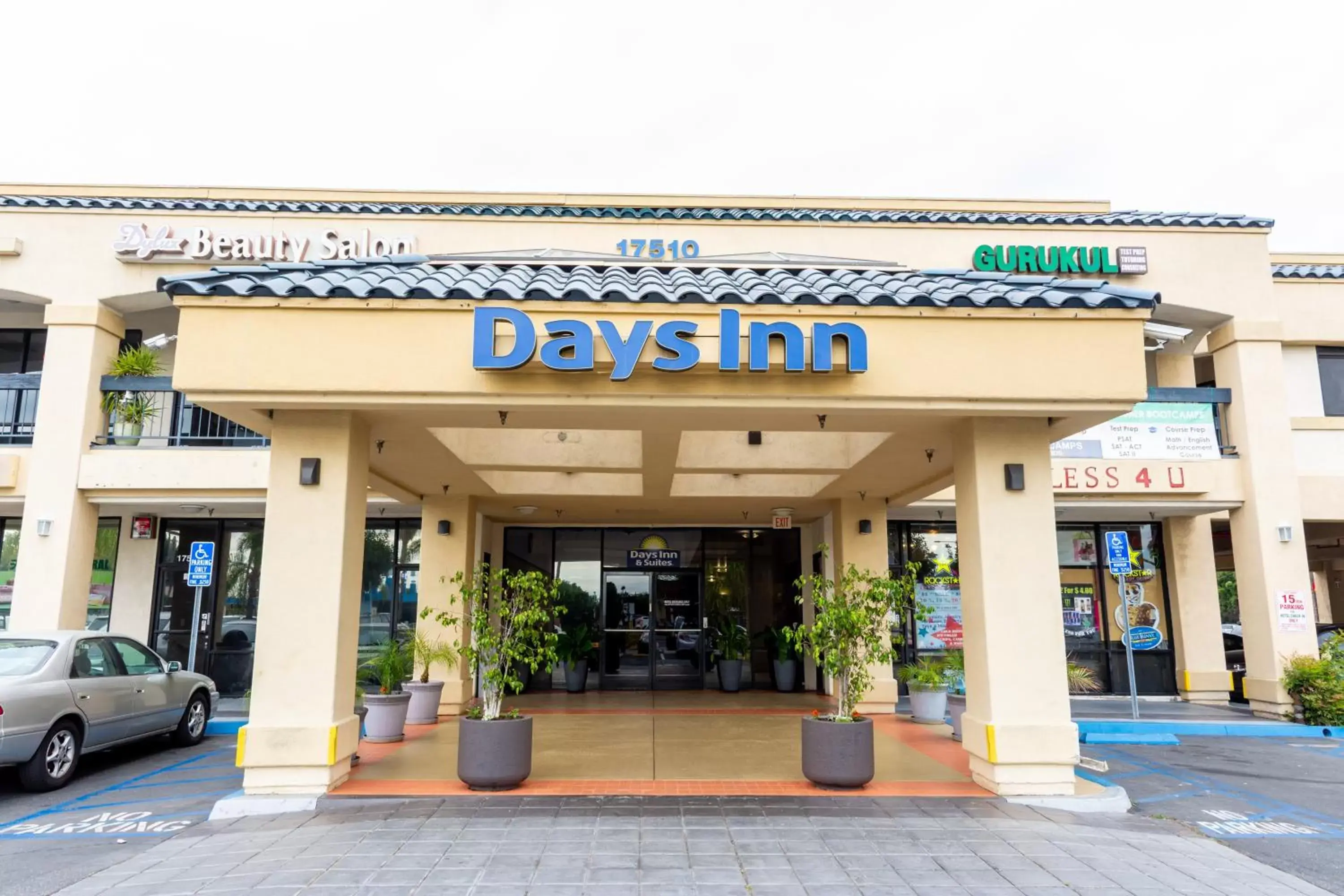 Days Inn & Suites by Wyndham Artesia