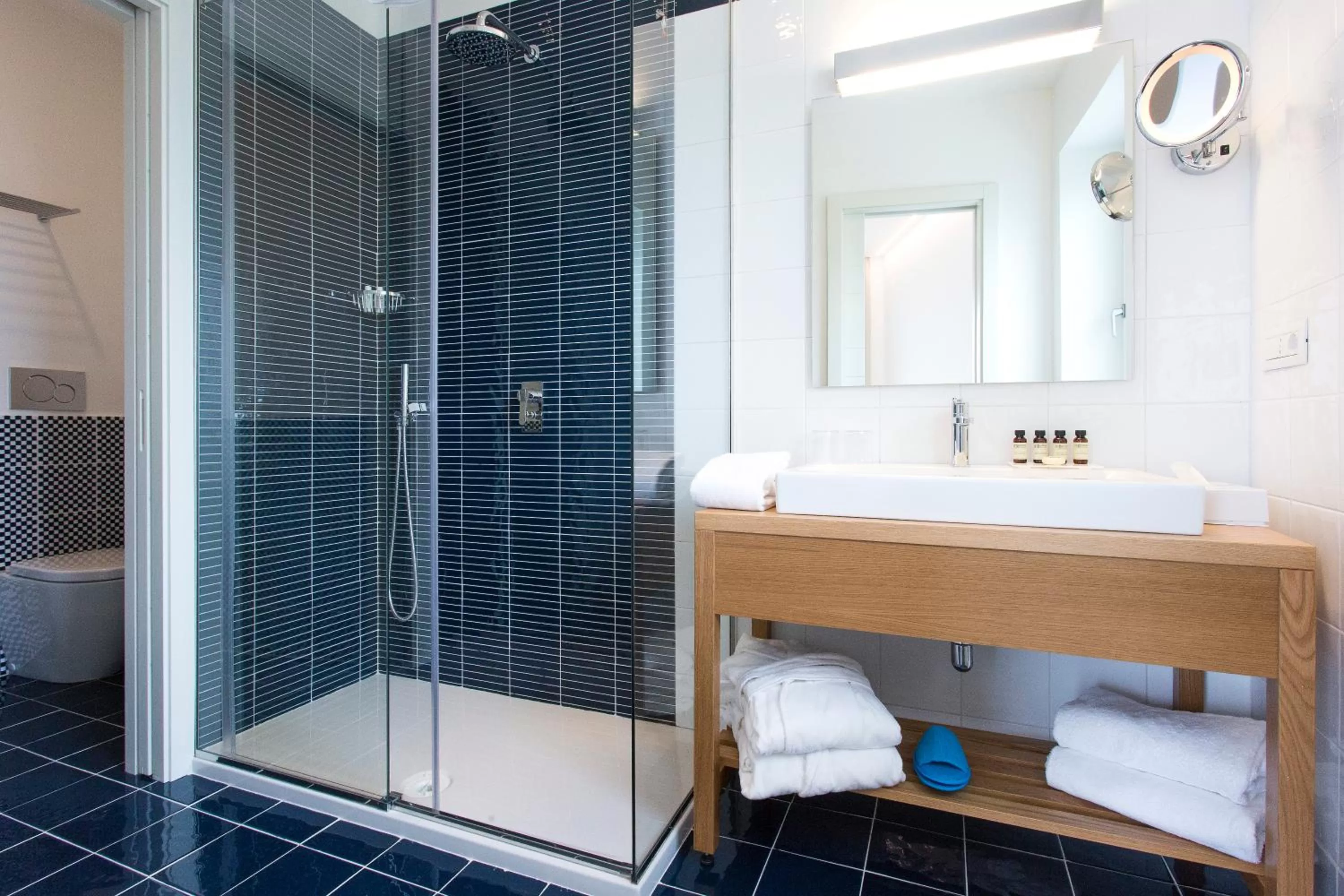 Shower in Villa Fiorella Art Hotel