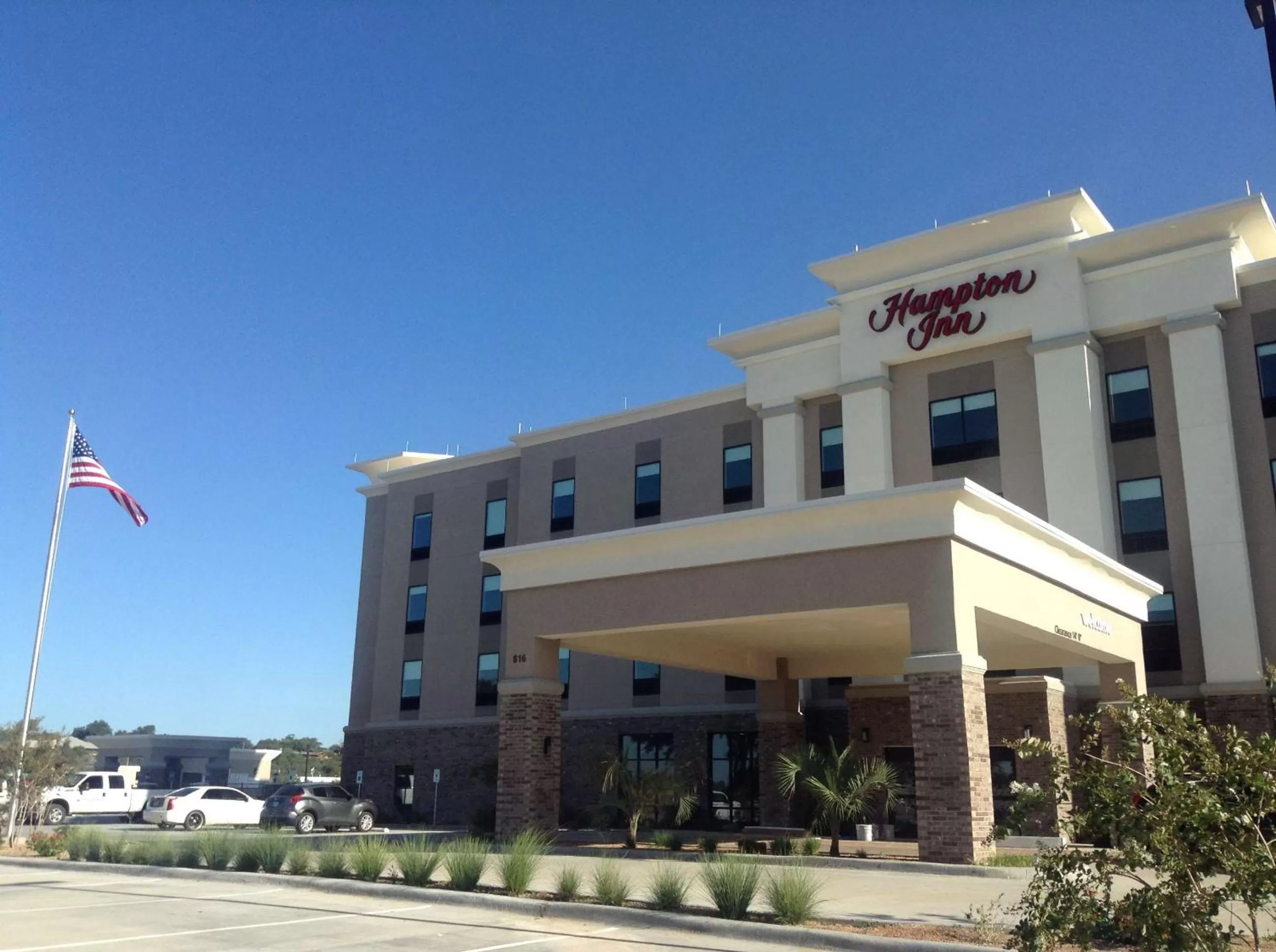 Property building in Hampton Inn Ozona