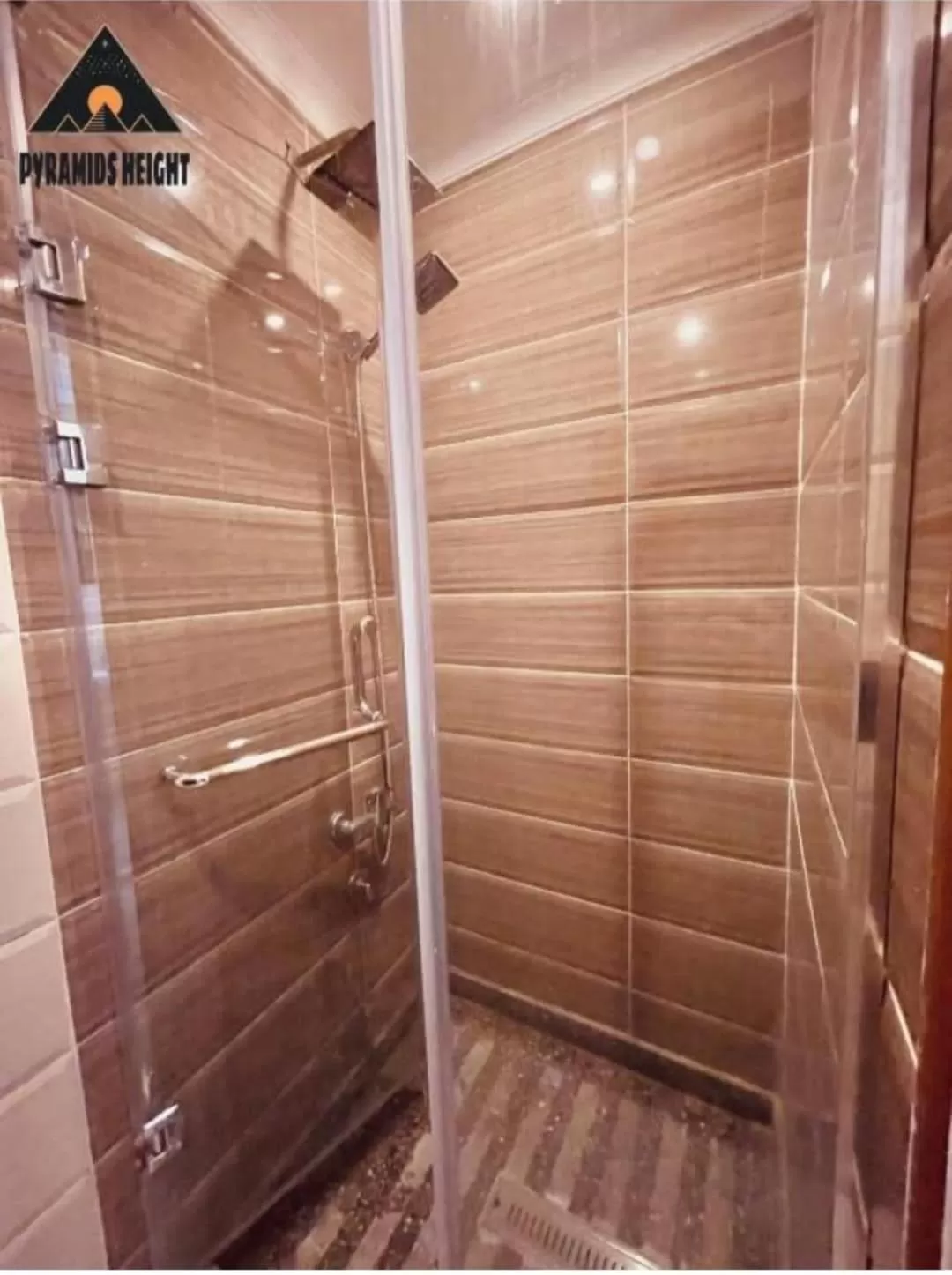 Shower in Pyramids Height Hotel & Pyramids Master Scene Rooftop