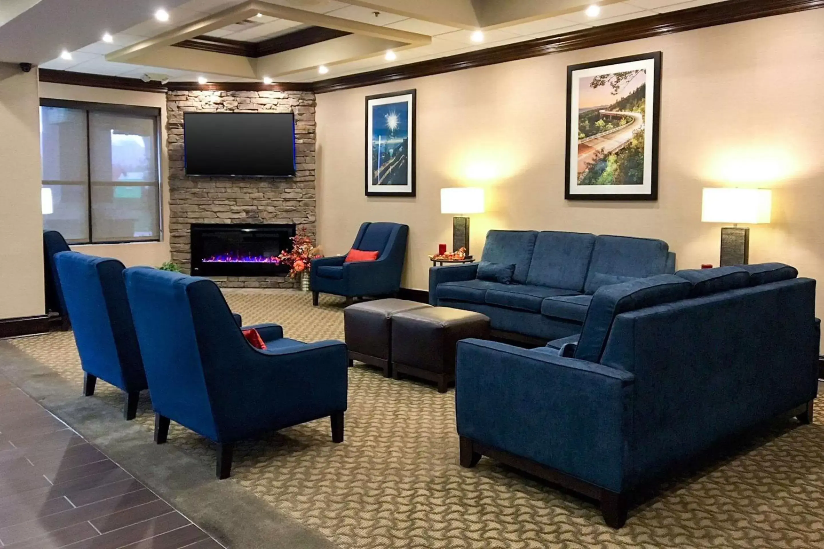 Lobby or reception, Seating Area in Vista Suites Hotel Near Island Drive And Convention Center