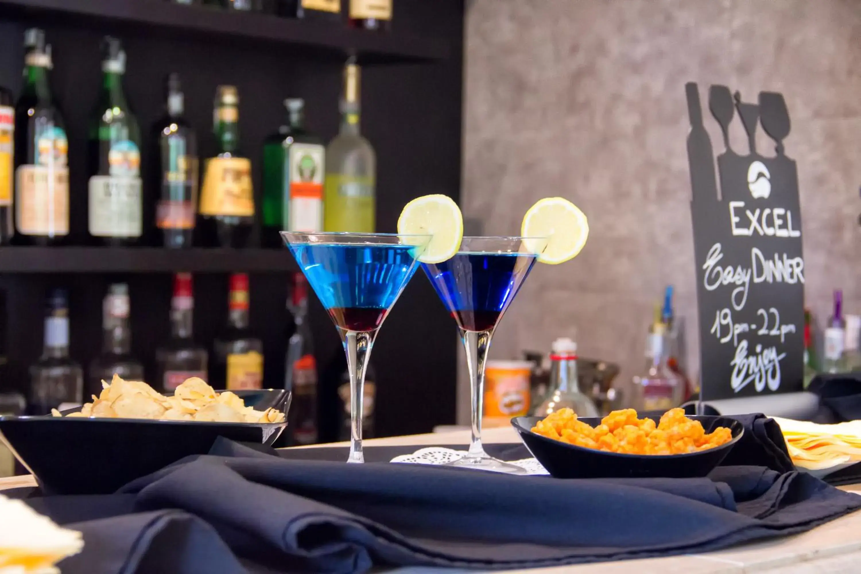 Lounge or bar, Restaurant/Places to Eat in Hotel Excel Roma Ciampino