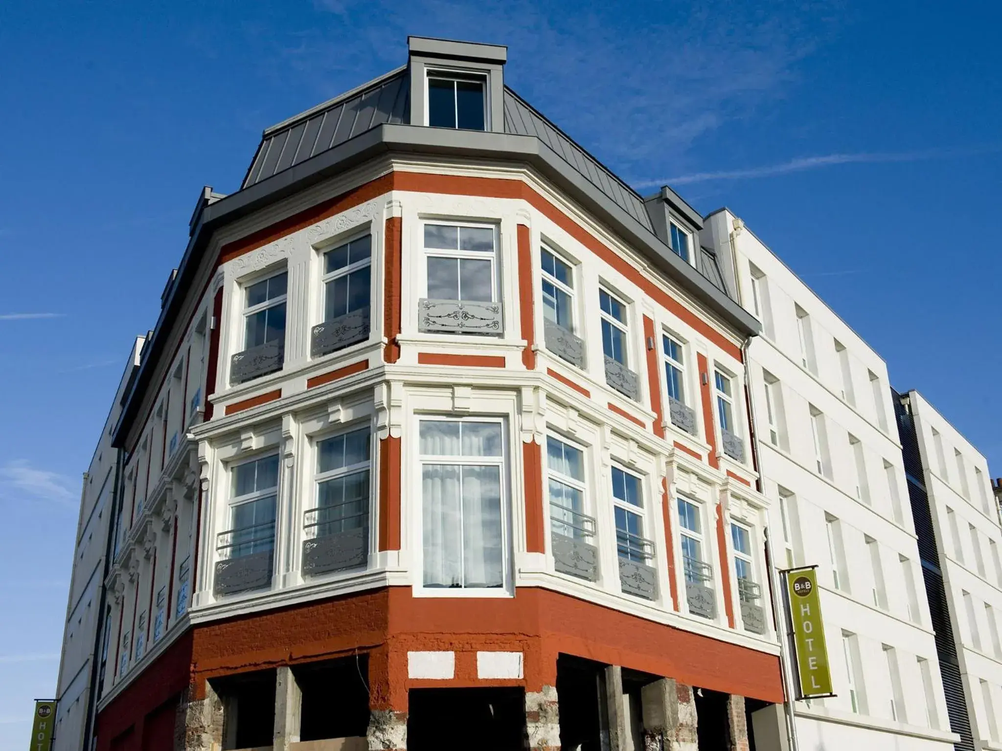 Property Building in B&B HOTEL Dunkerque Centre Gare