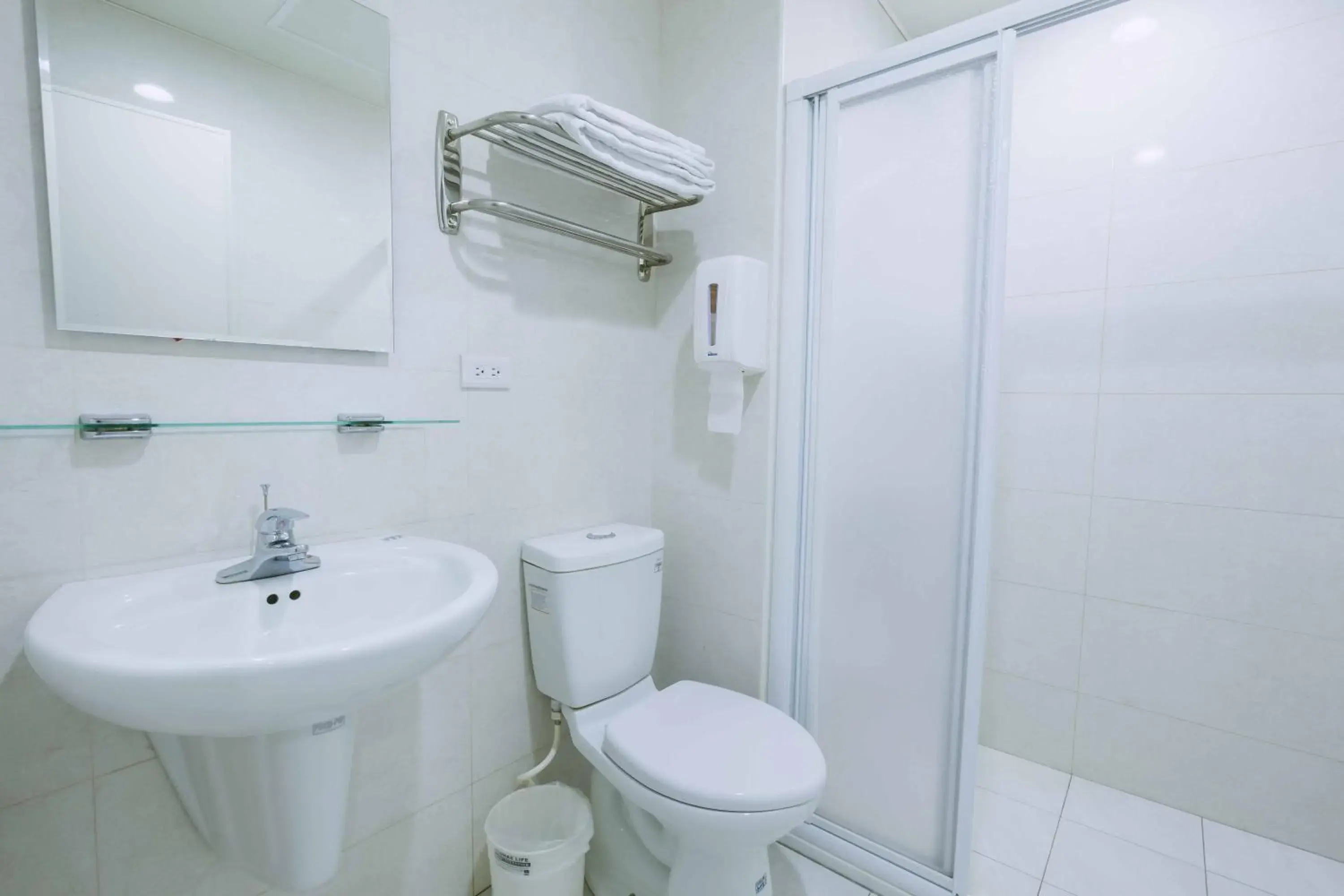 Bathroom in Mei Ti Hotel