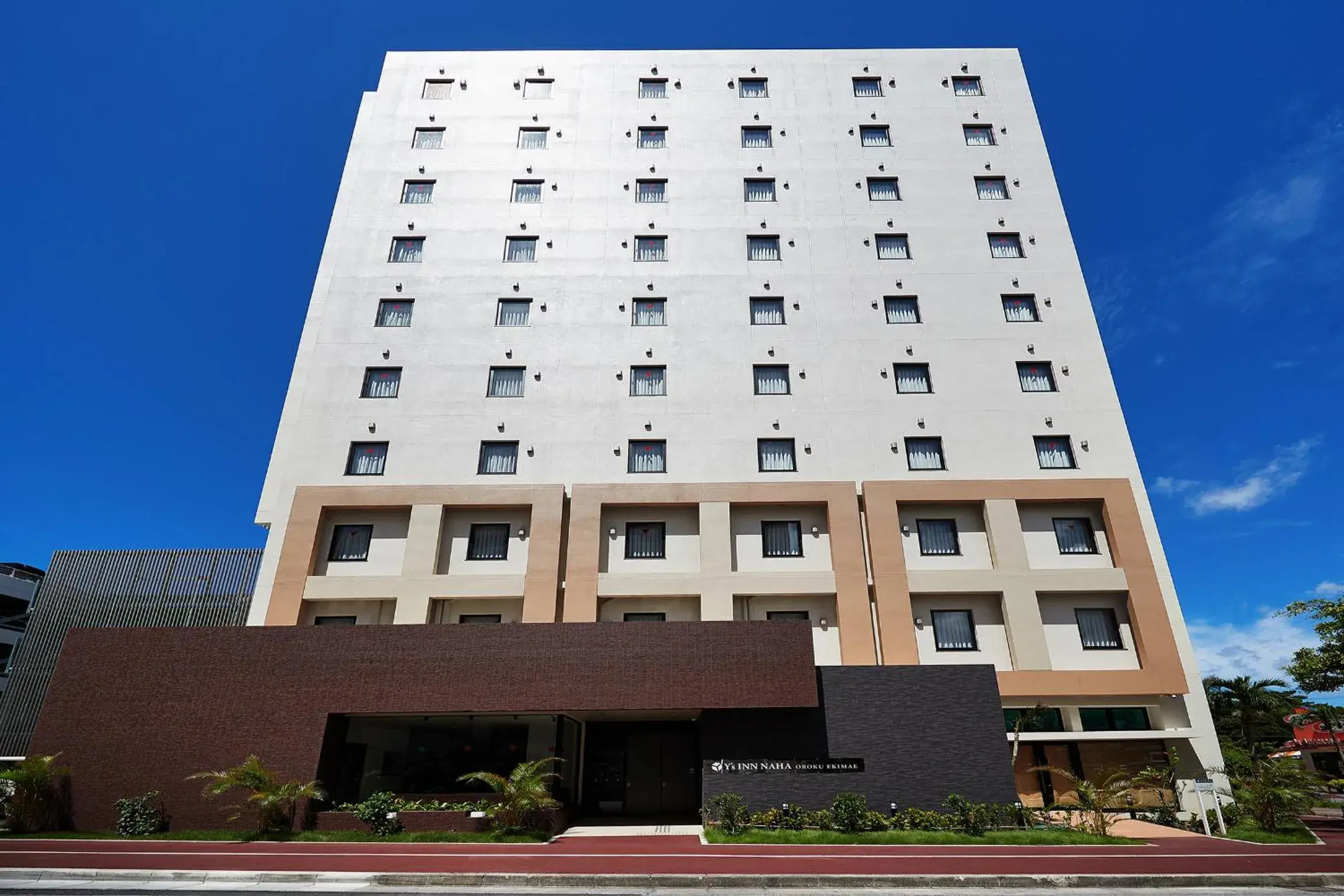 Facade/entrance in Y's Inn Naha Oroku Ekimae Facade/entrance in Y's Inn Naha Oroku Ekimae