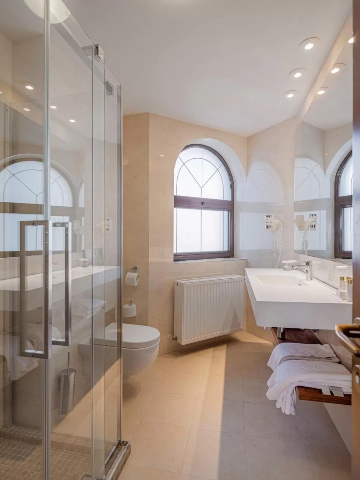 Bathroom in Hotel Miruna - New Belvedere
