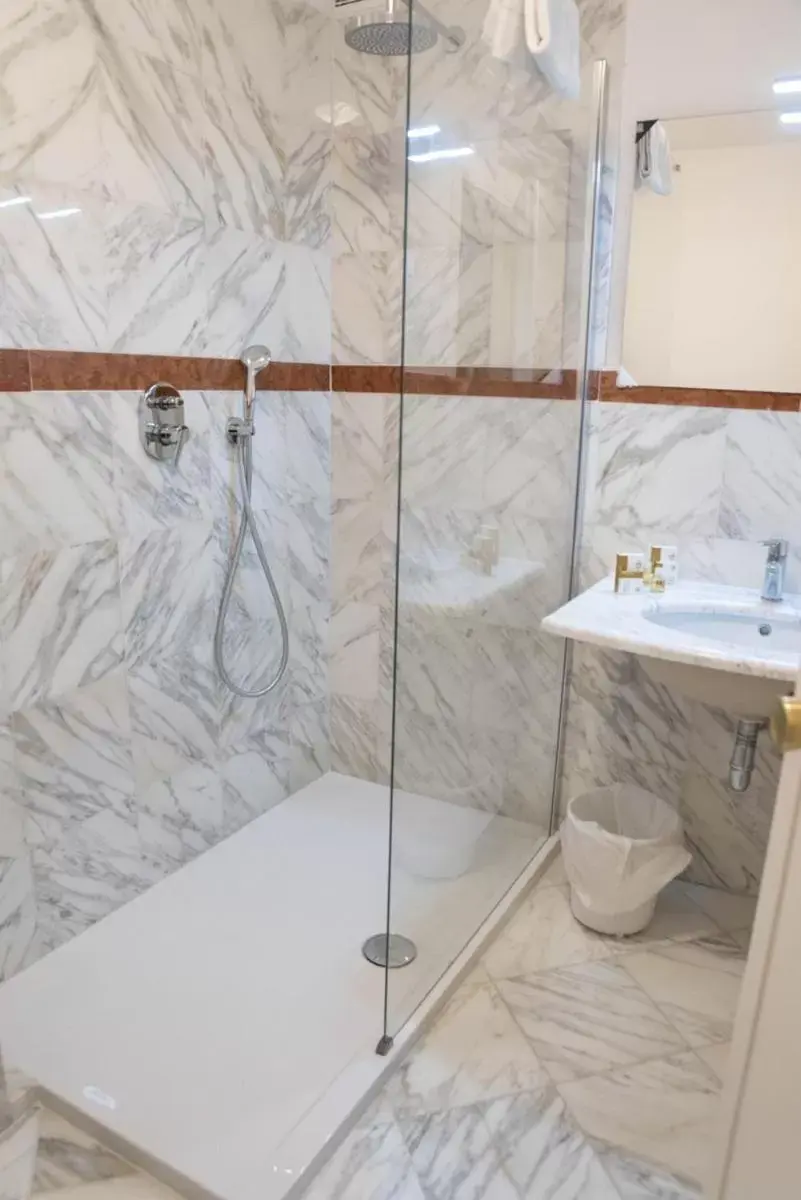 Bathroom in Grand Hotel Duomo