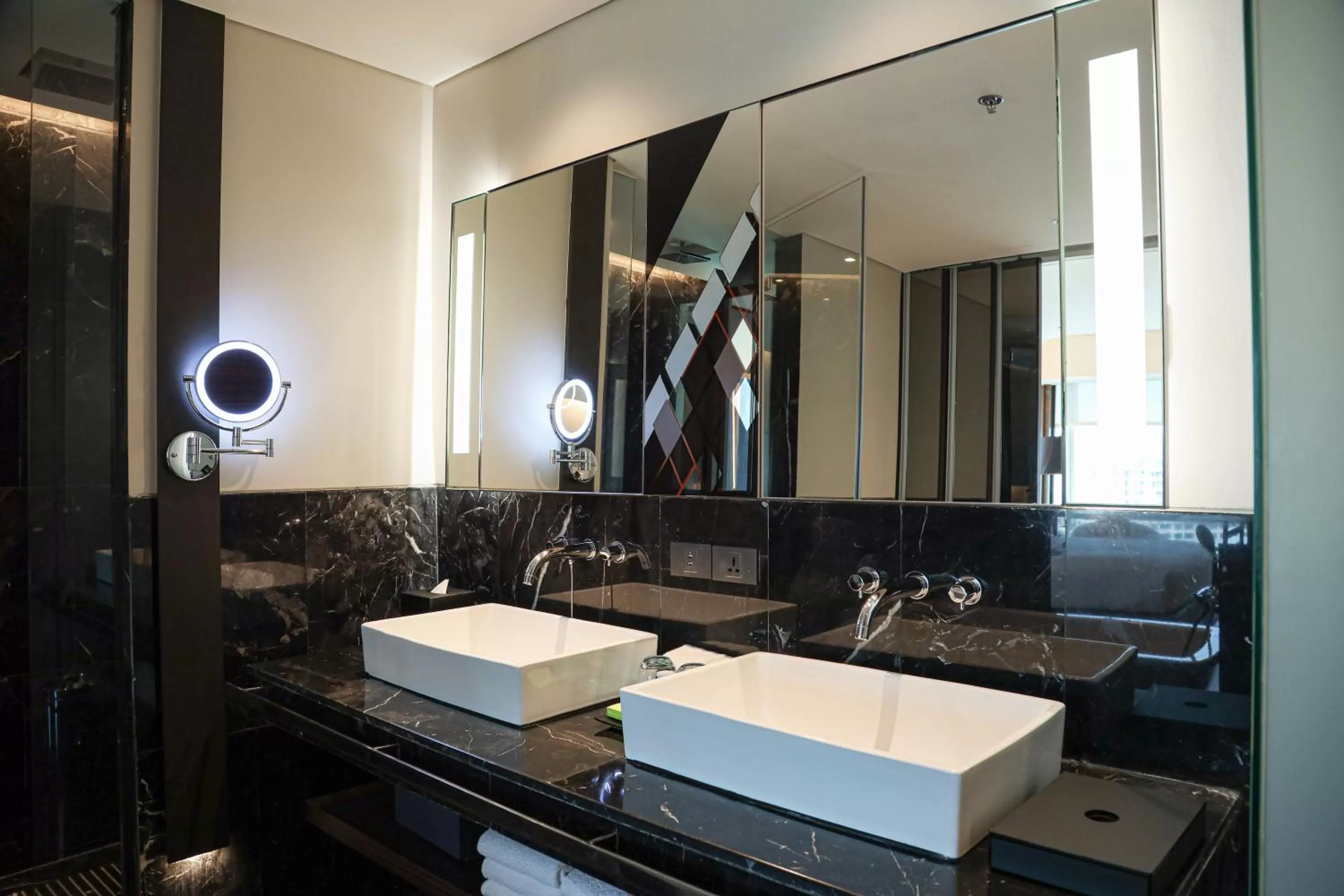 Bathroom in Le Meridien Bangkok