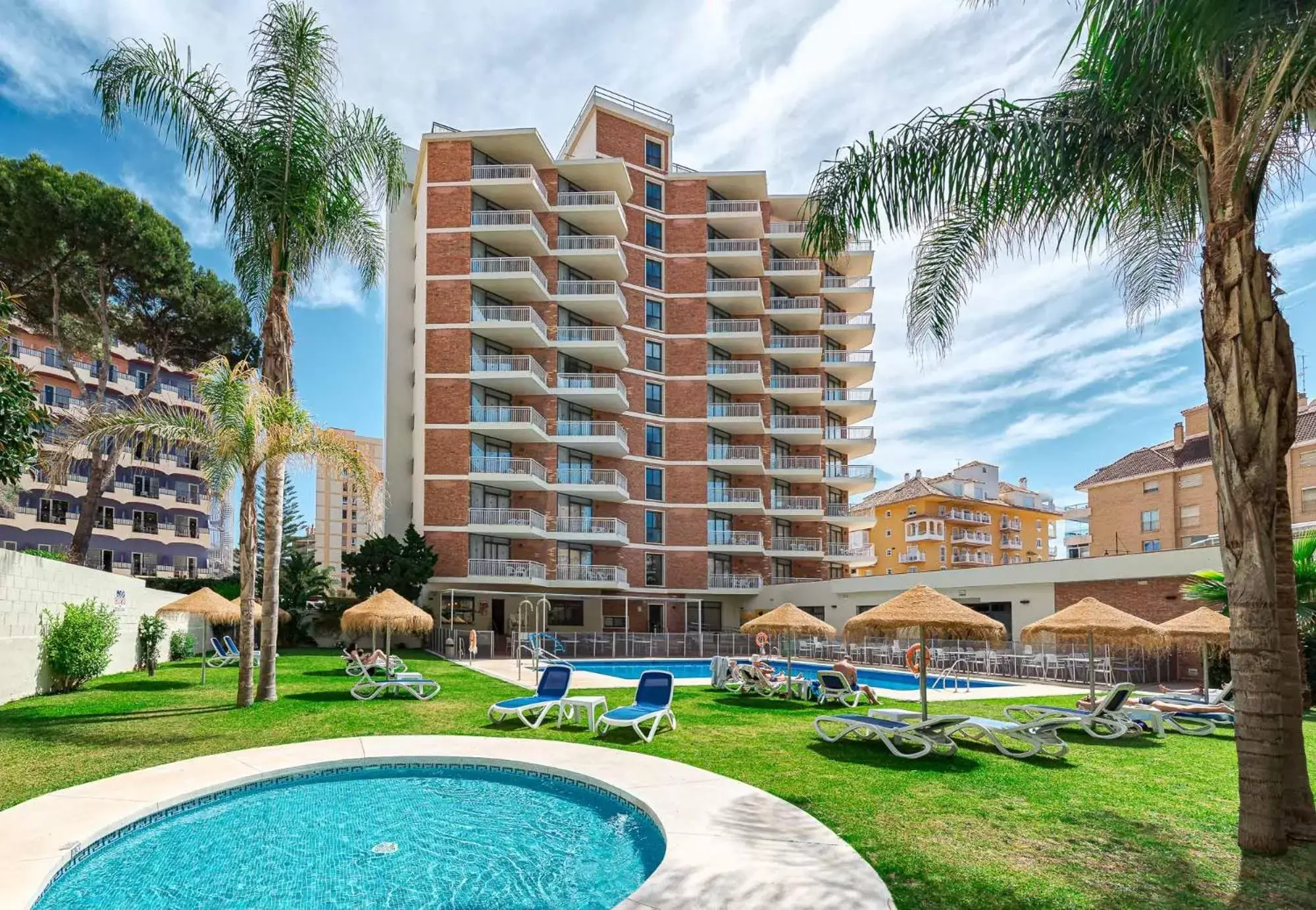 Property building, Swimming Pool in Hotel Mainare Playa