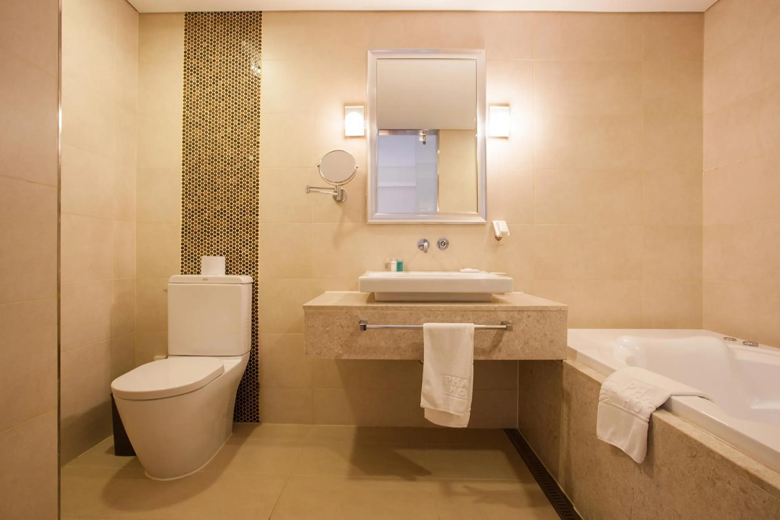 Shower in Hotel Pharos