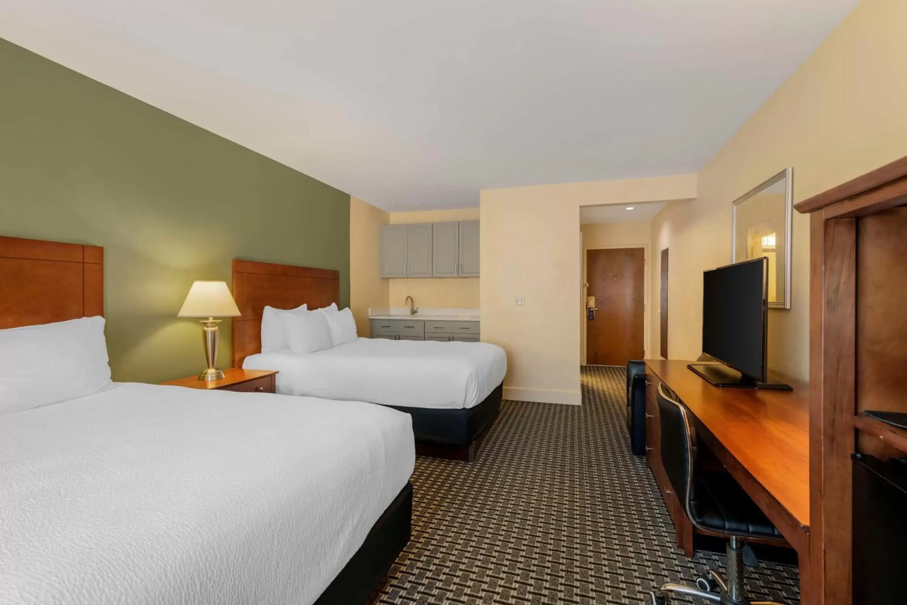 Photo of the whole room, Bed in Best Western Plus Brunswick Bath Photo of the whole room, Bed in Best Western Plus Brunswick Bath