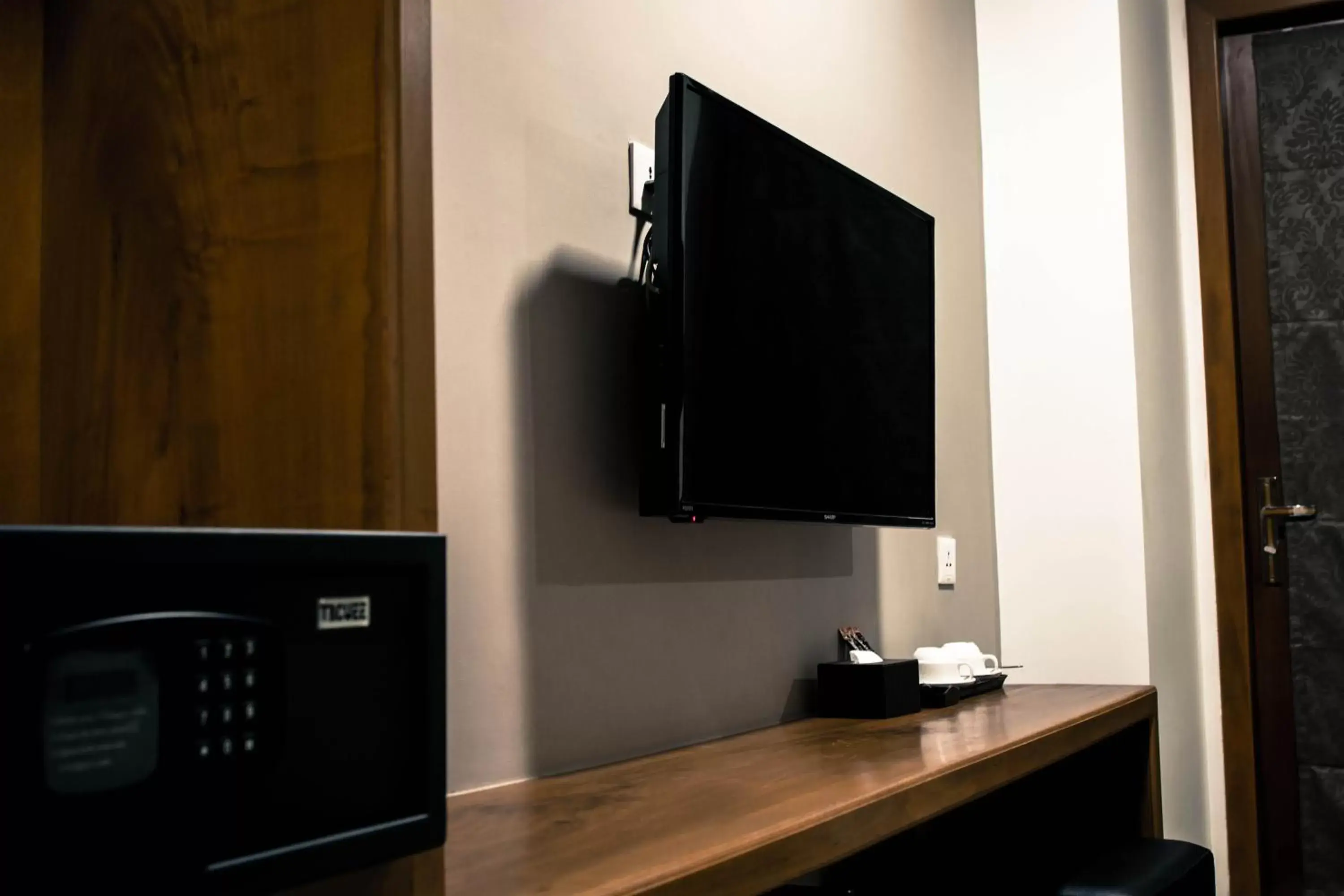 TV and multimedia, Coffee/Tea Facilities in Point Boutique Hotel