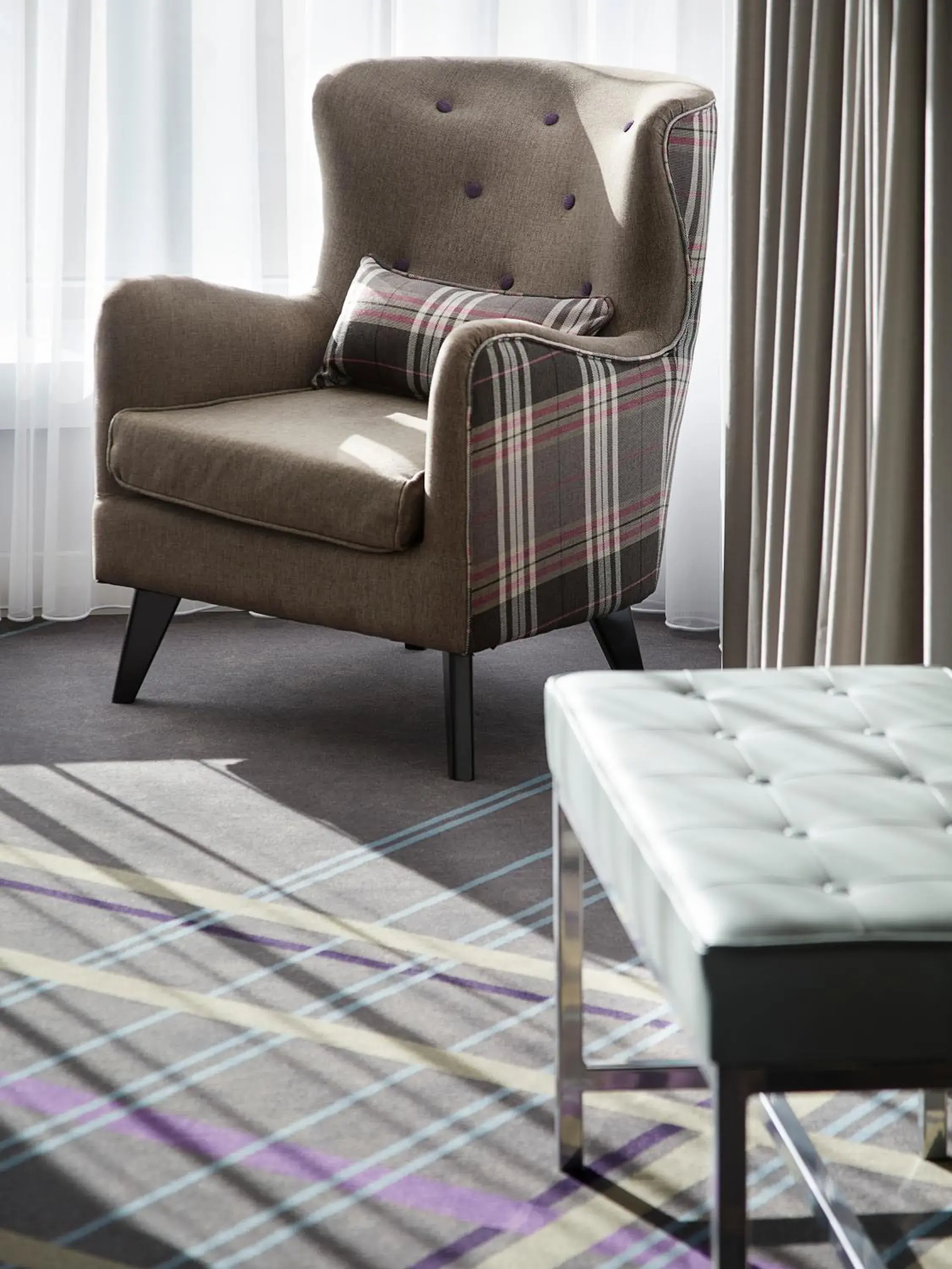 Bedroom, Seating Area in Holiday Inn Express Frankfurt City Hauptbahnhof