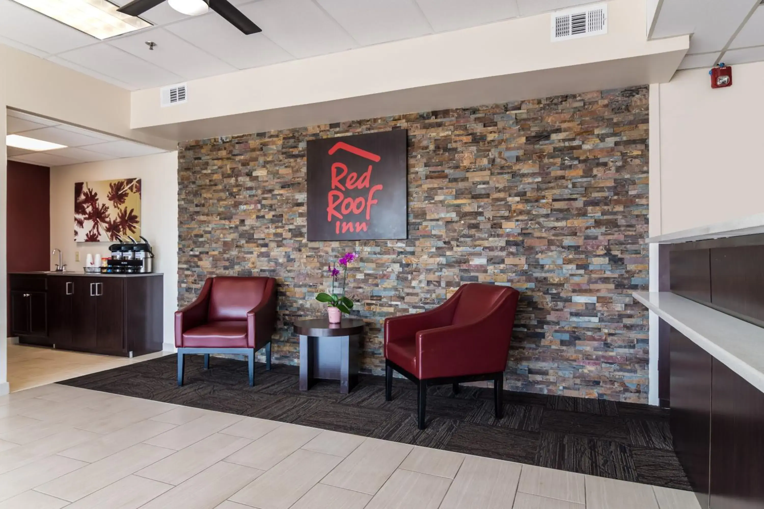 Lobby or reception, Seating Area in Red Roof Inn Atlanta - Kennesaw State University