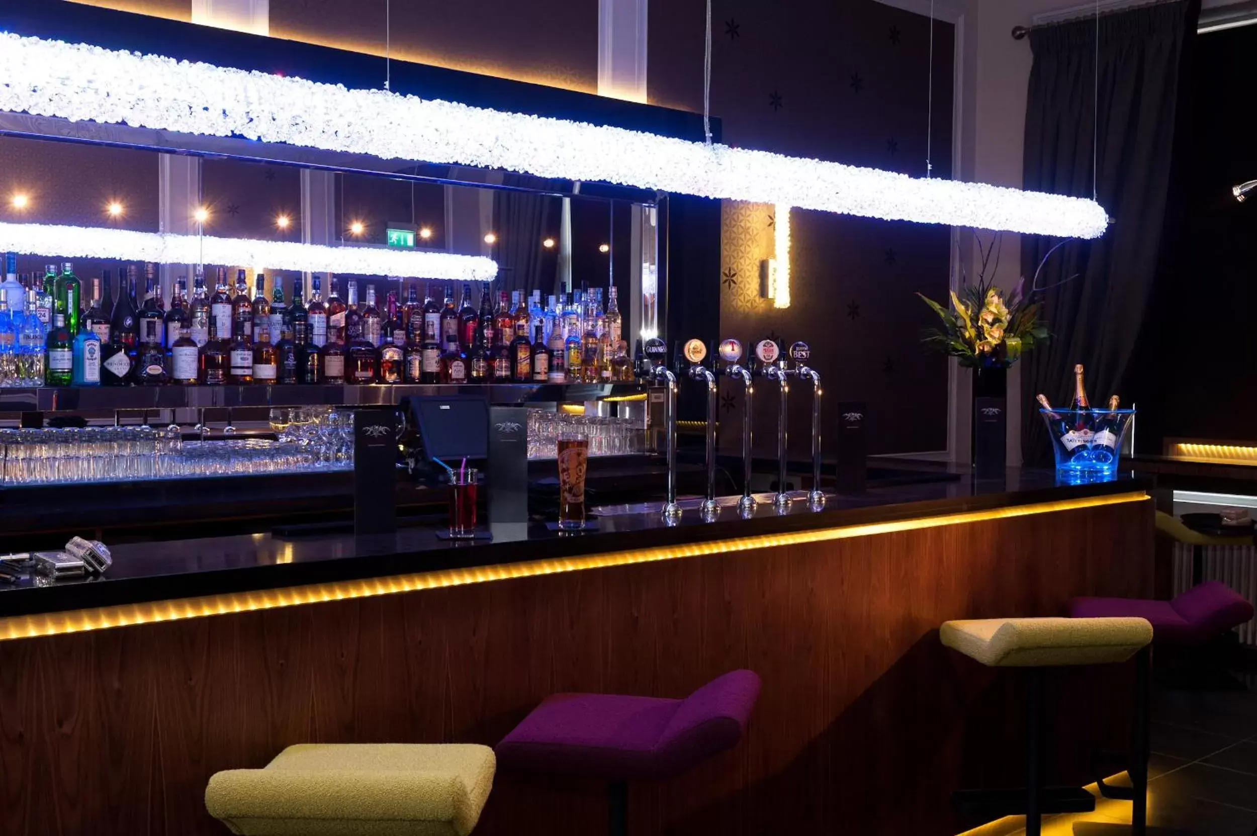 Lounge or bar, Lounge/Bar in The Place Hotel