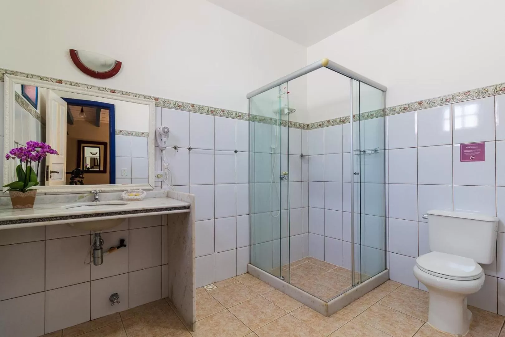 Bathroom in Pousada Corsario Paraty