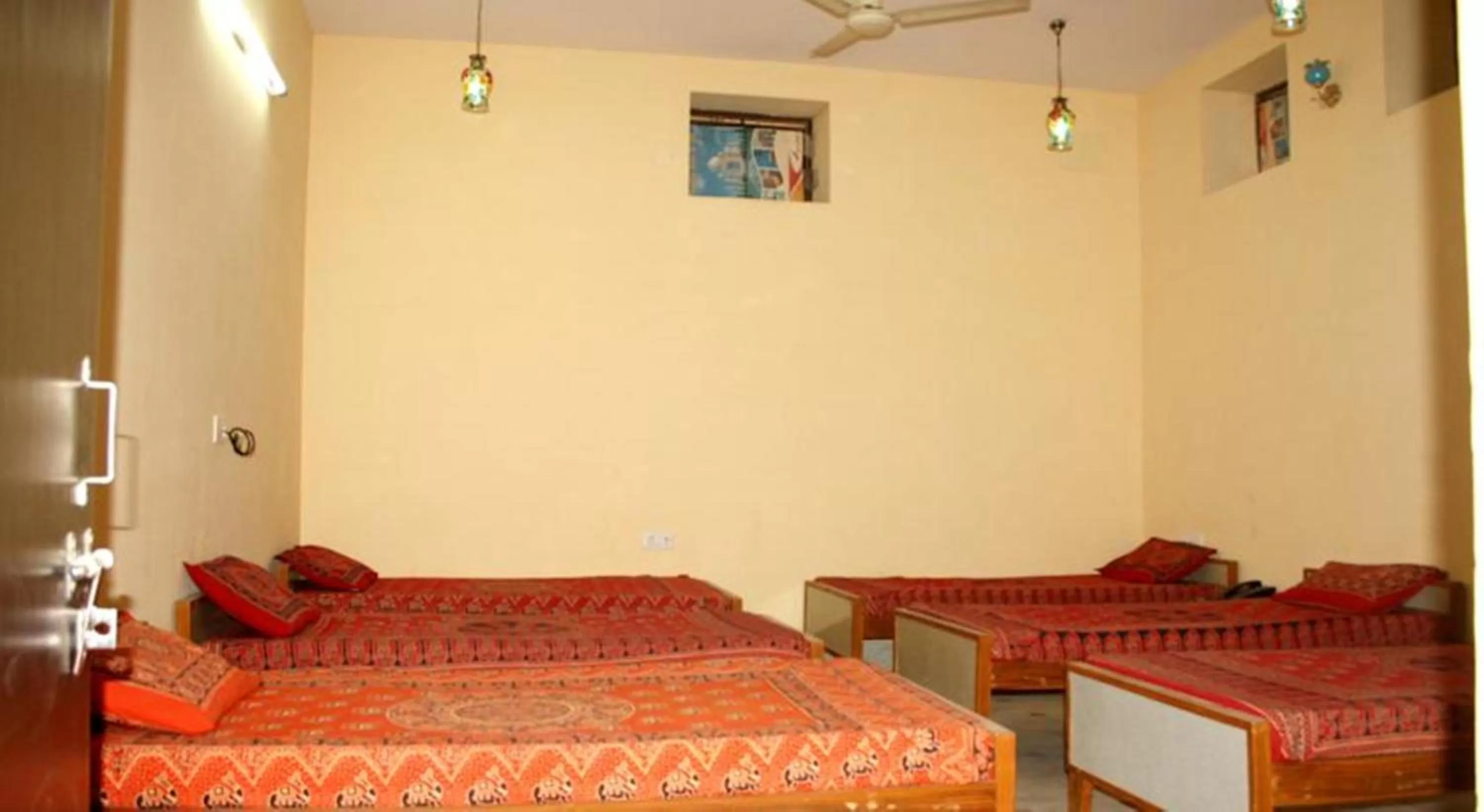 Single Bed in 6-Bed Female Dormitory Room in Hotel Tokyo Palace