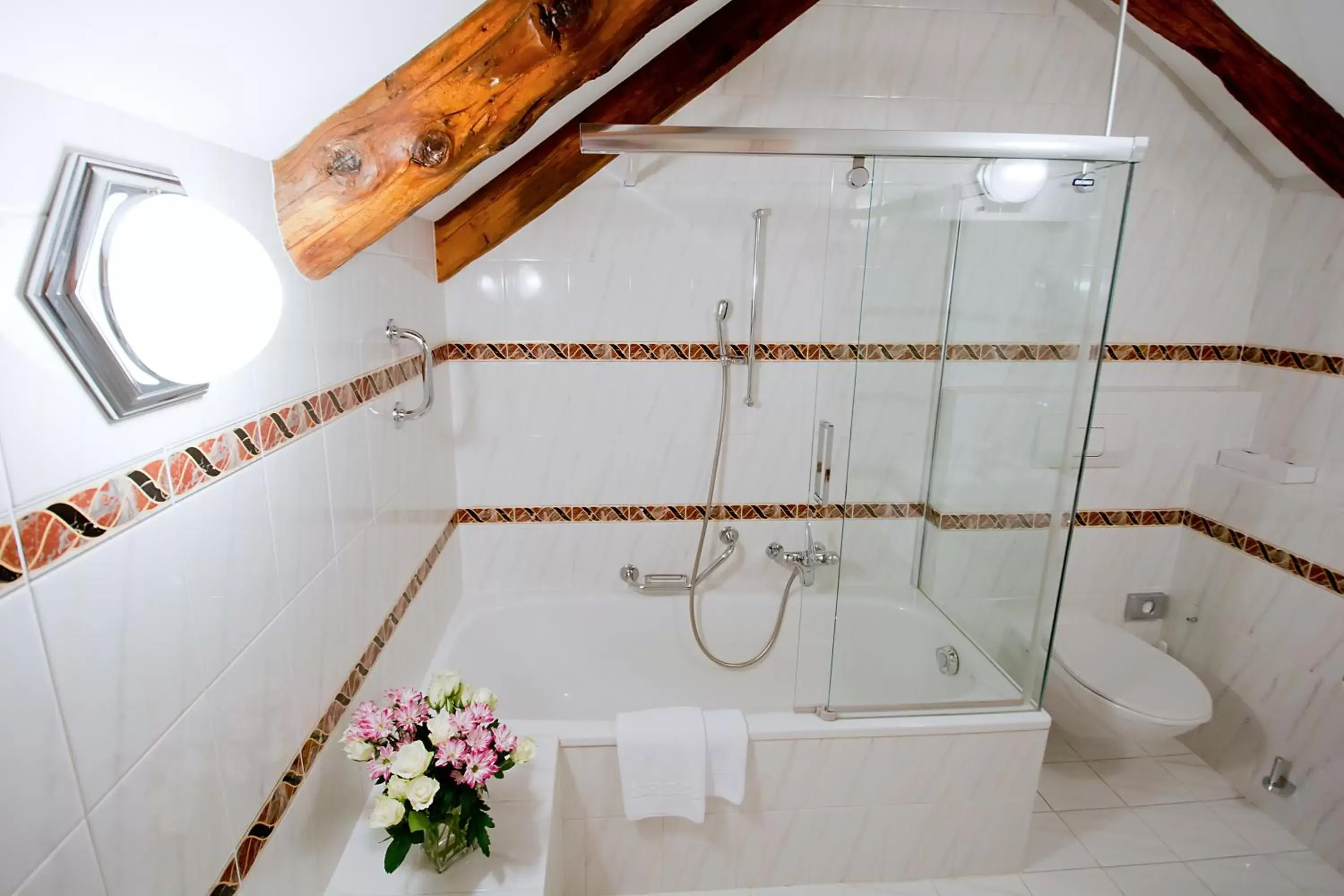 Bathroom in Romantik Hotel Castello Seeschloss