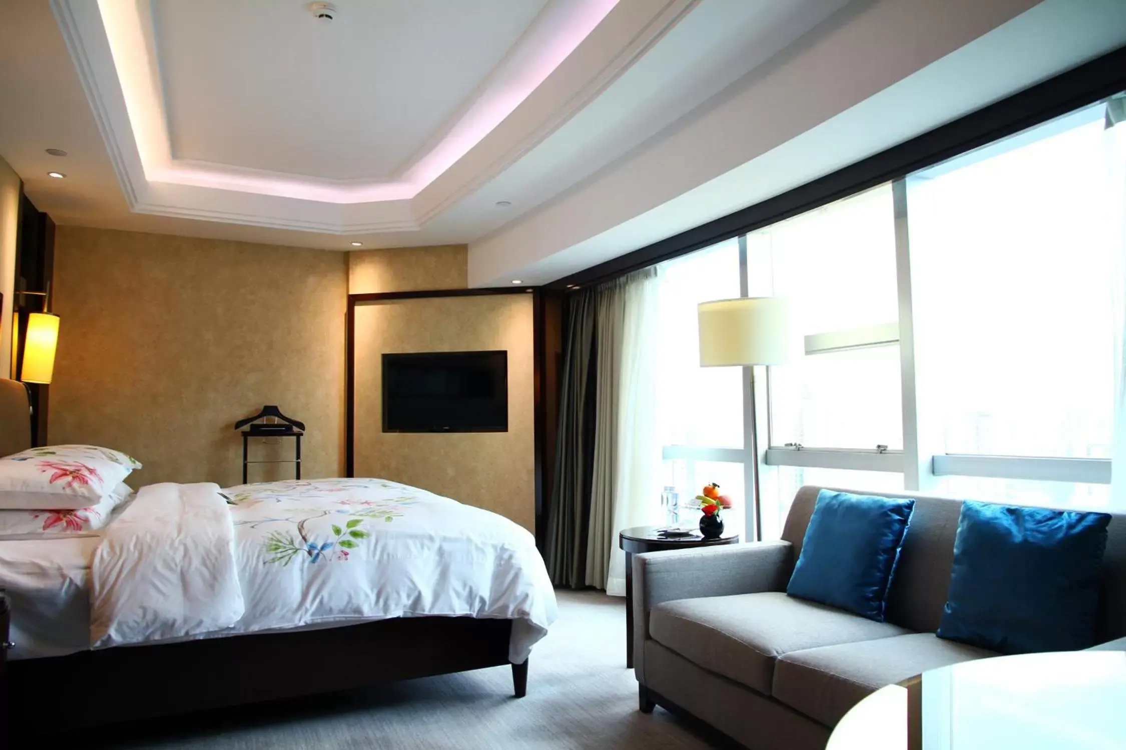 Photo of the whole room in The Pavilion Hotel Shenzhen (Huaqiang NorthBusiness Zone)