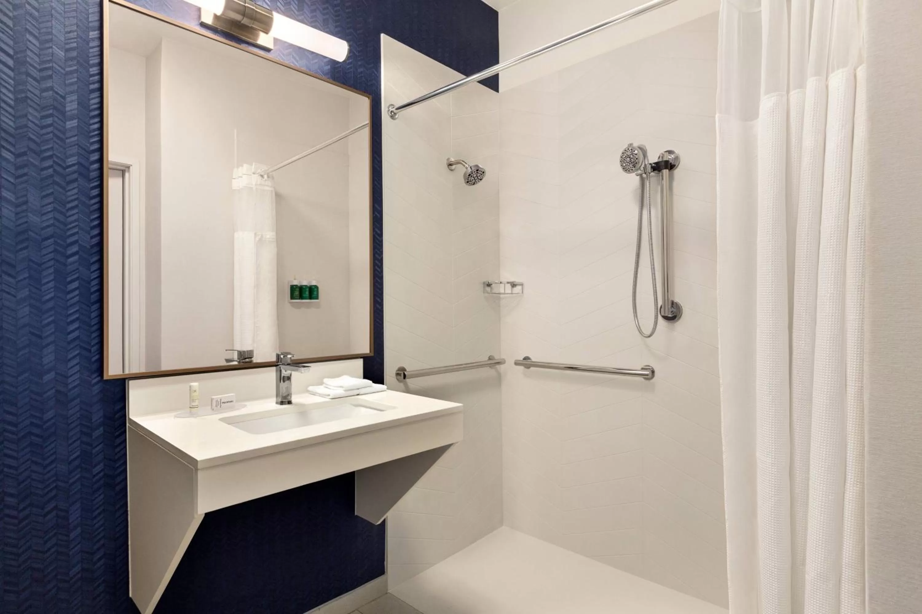 Bathroom in Fairfield Inn Erie Millcreek Mall